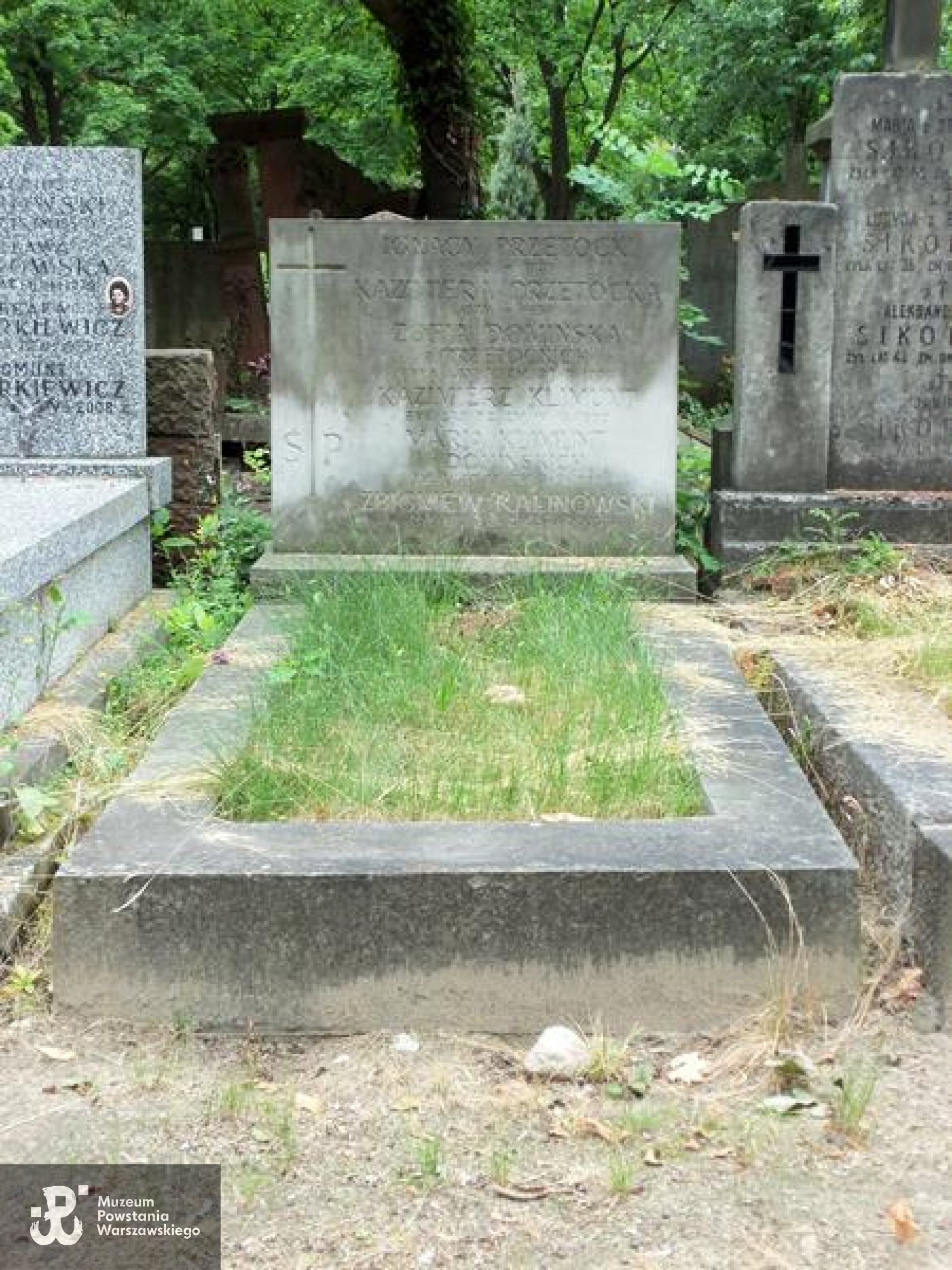 Źródło: https://cmentarze.um.warszawa.pl/pomnik.aspx?pom_id=32220 [dostęp: 12.11.2025].