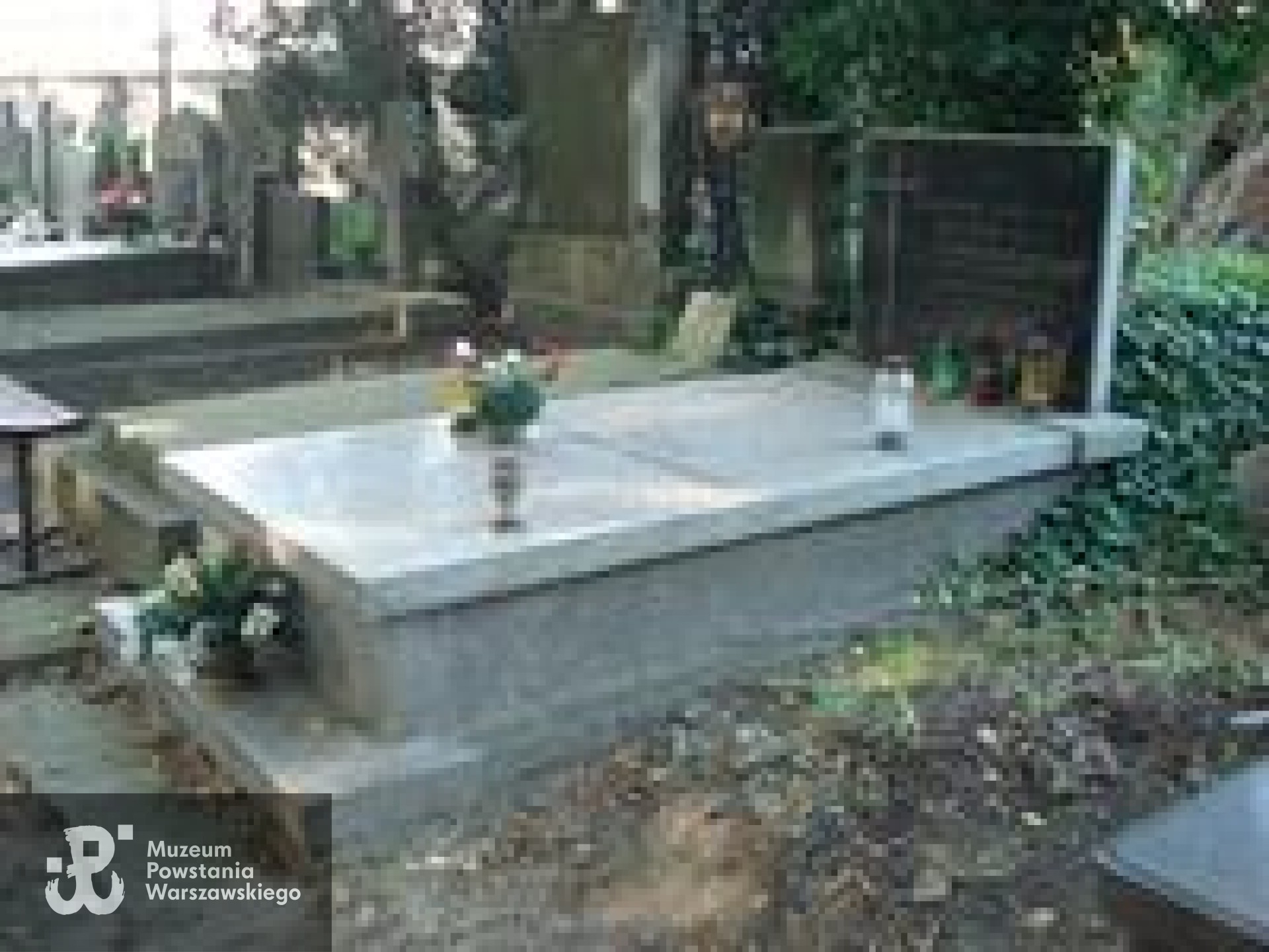 Źródło: https://cmentarze.um.warszawa.pl/pomnik.aspx?pom_id=66679 [dostęp: 10.04.2025].