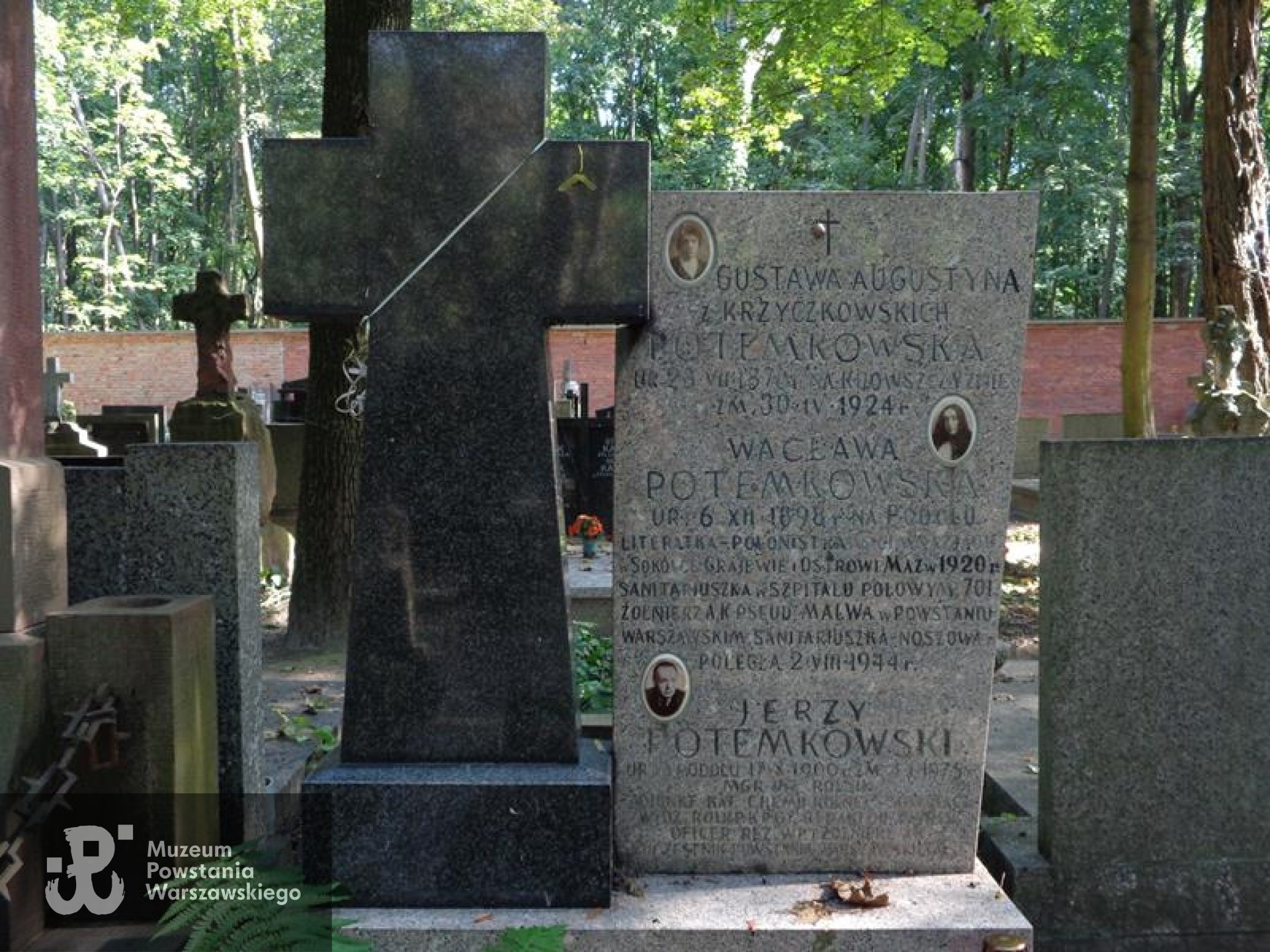 Źródło: https://cmentarze.um.warszawa.pl/pomnik.aspx?pom_id=66997 [dostęp: 10.04.2025].