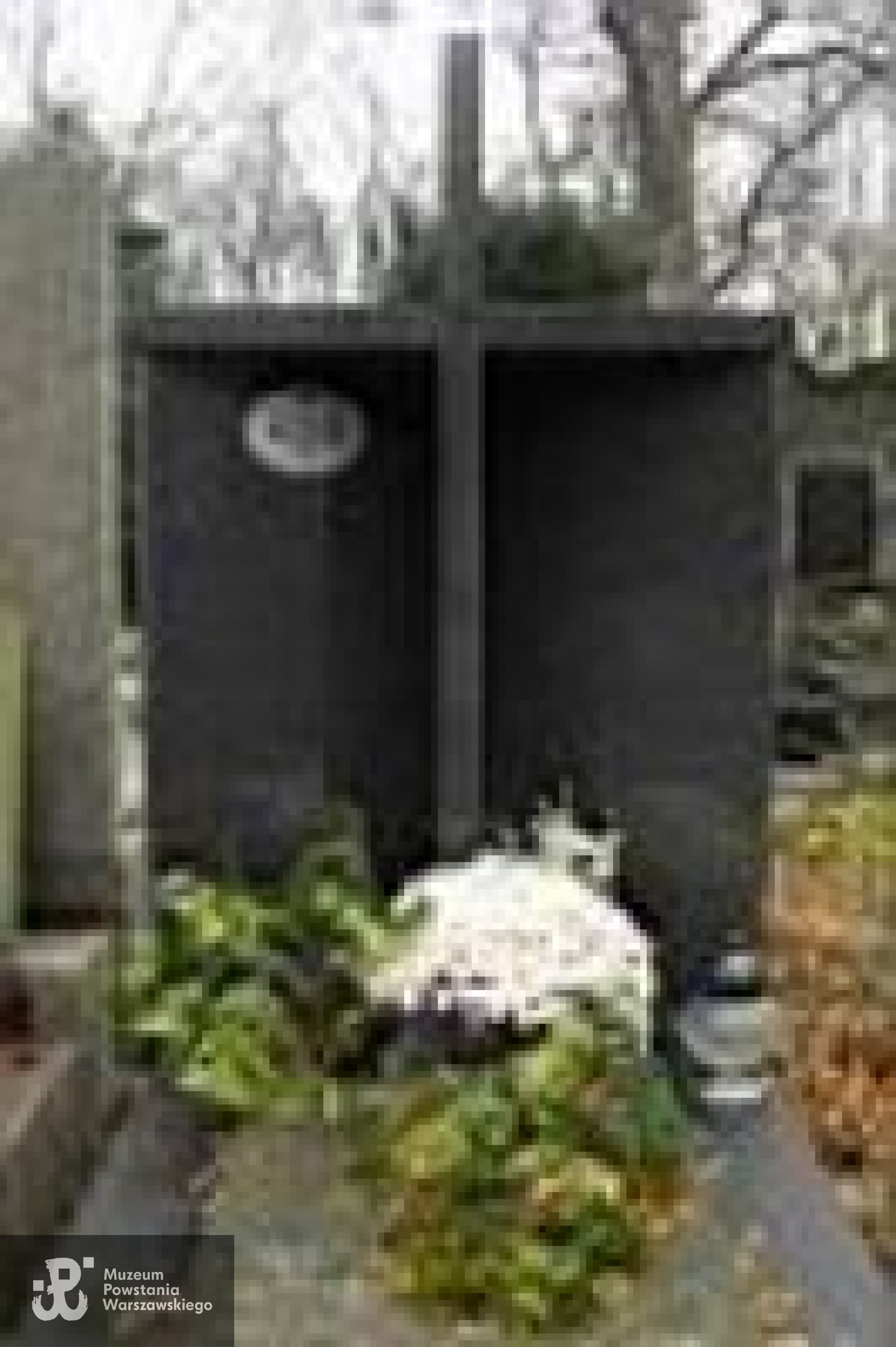 Źródło: https://cmentarze.um.warszawa.pl/pomnik.aspx?pom_id=14893 [dostęp: 10.04.2025].