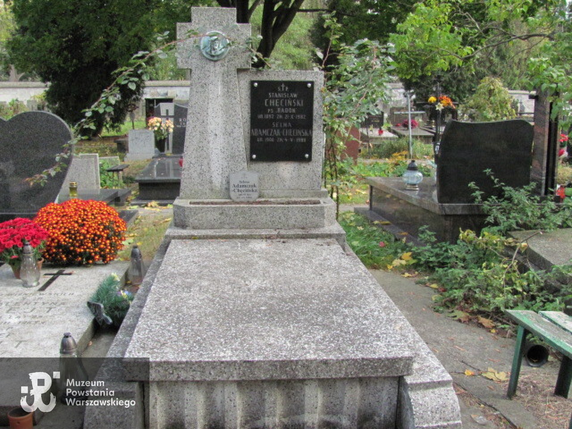 Źródło: https://wawamlynarska.grobonet.com/grobonet/start.php?id=detale&idg=2266 [dostęp: 01.09.2025].