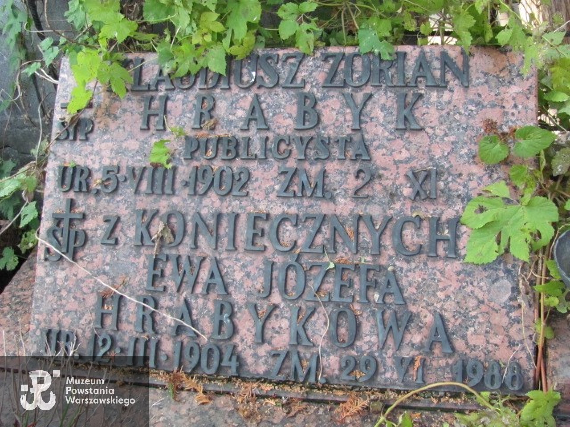 Źródło: https://wawamlynarska.grobonet.com/grobonet/start.php?id=detale&idg=3452&inni=0&cinki=0 [dostęp: 13.07.2026].