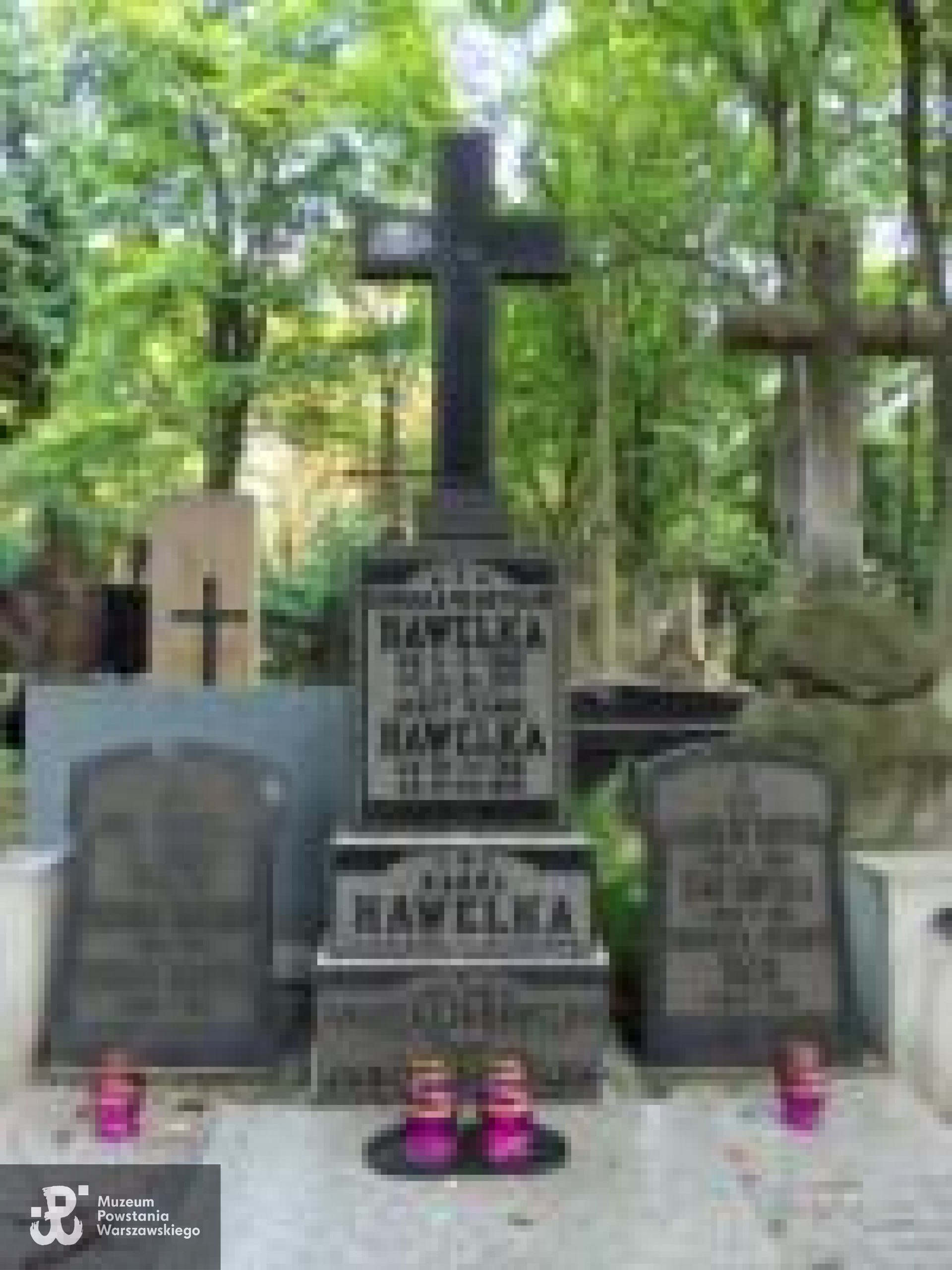 Źródło: https://cmentarze.um.warszawa.pl/pomnik.aspx?pom_id=21373 [dostęp: 10.04.2025].