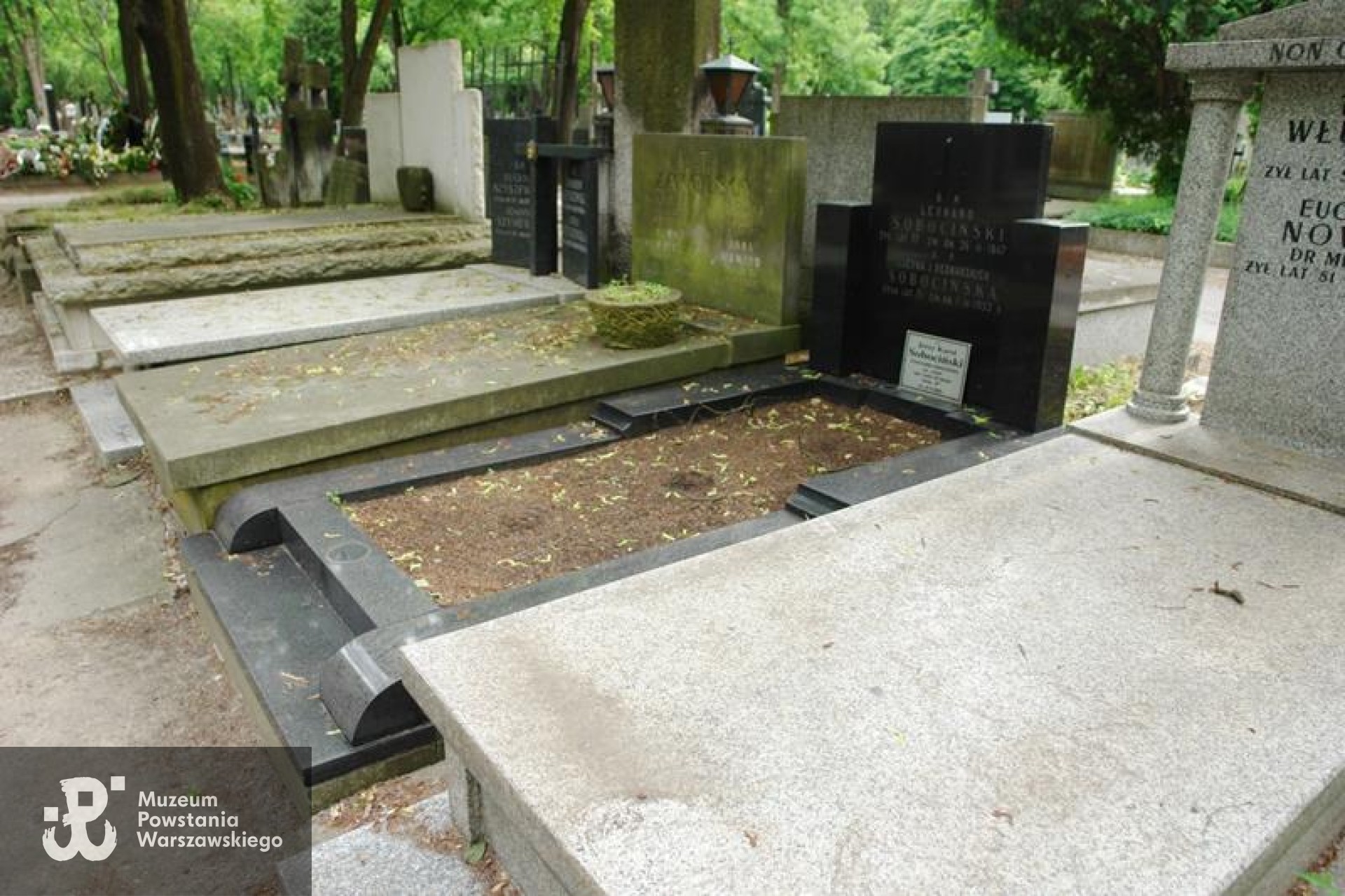 Źródło: https://cmentarze.um.warszawa.pl/pomnik.aspx?pom_id=36017 [dostęp: 10.04.2025].