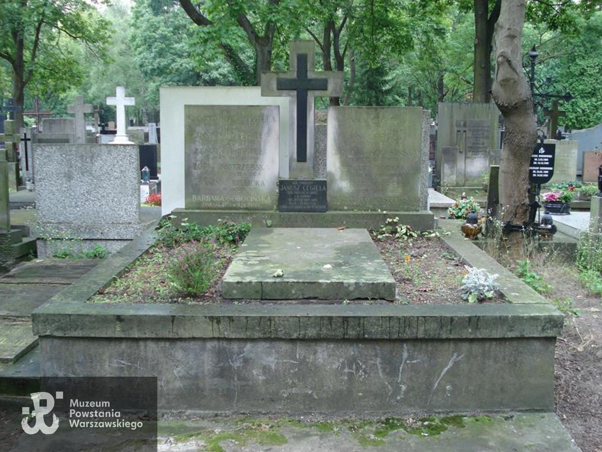 Źródło: https://cmentarze.um.warszawa.pl/pomnik.aspx?pom_id=47198 [dostęp: 26.06.2025].