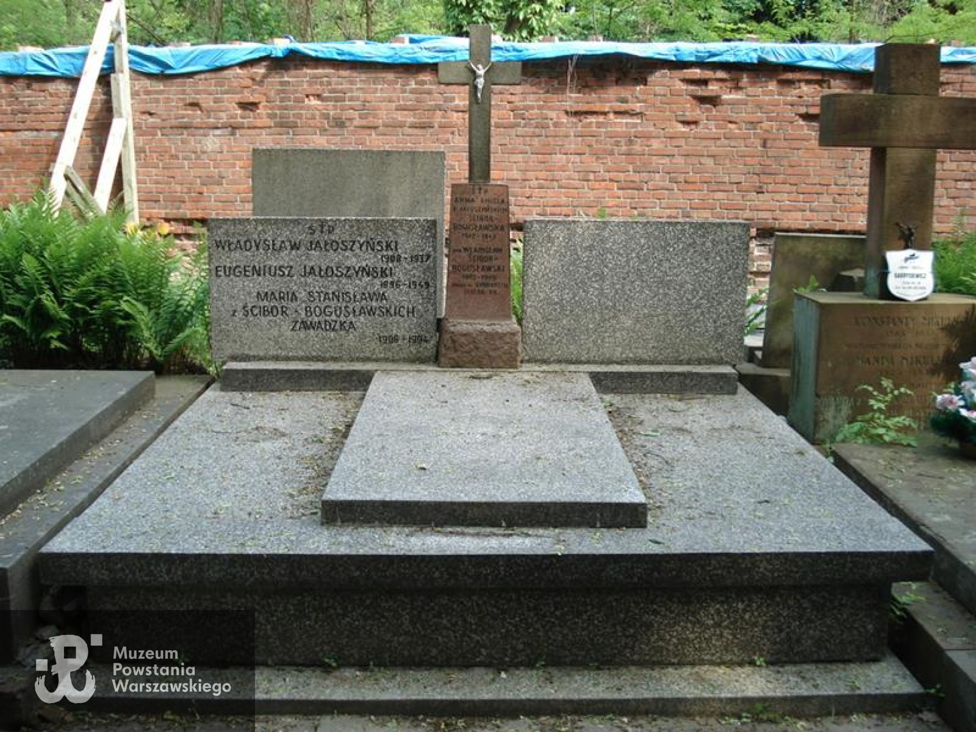 Źródło: https://cmentarze.um.warszawa.pl/pomnik.aspx?pom_id=34104 [dostęp: 05.01.2026].