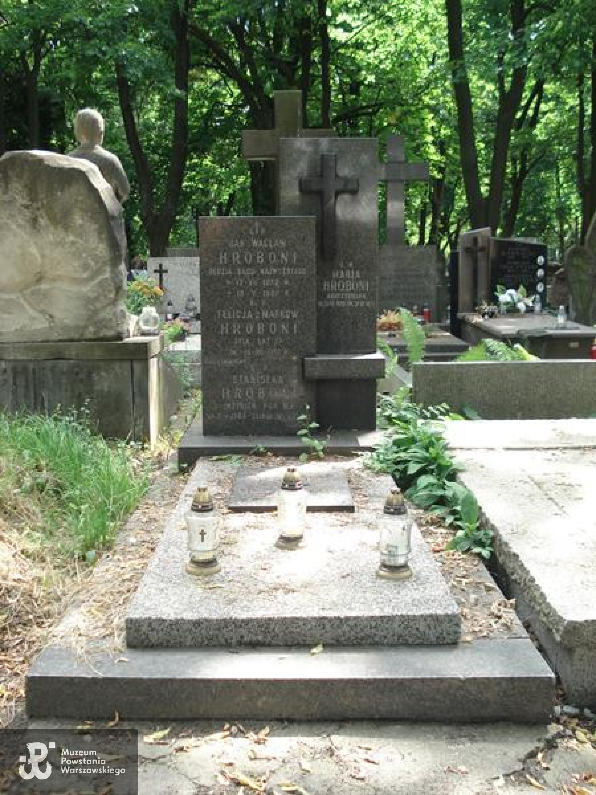 Źródło: https://cmentarze.um.warszawa.pl/pomnik.aspx?pom_id=63986 [dostęp: 13.07.2026].