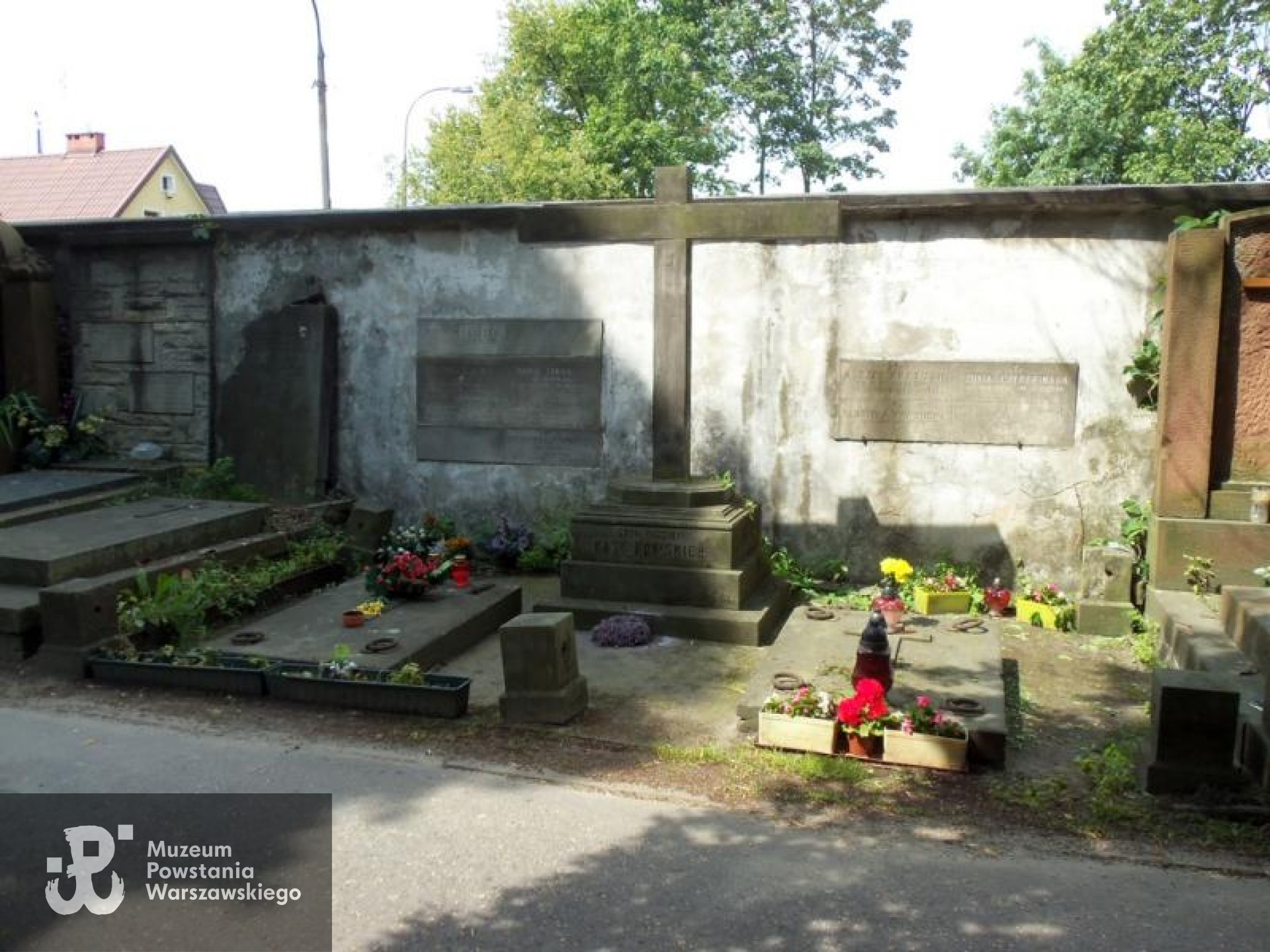 Źródło: https://cmentarze.um.warszawa.pl/pomnik.aspx?pom_id=20495 [dostęp: 19.09.2025].