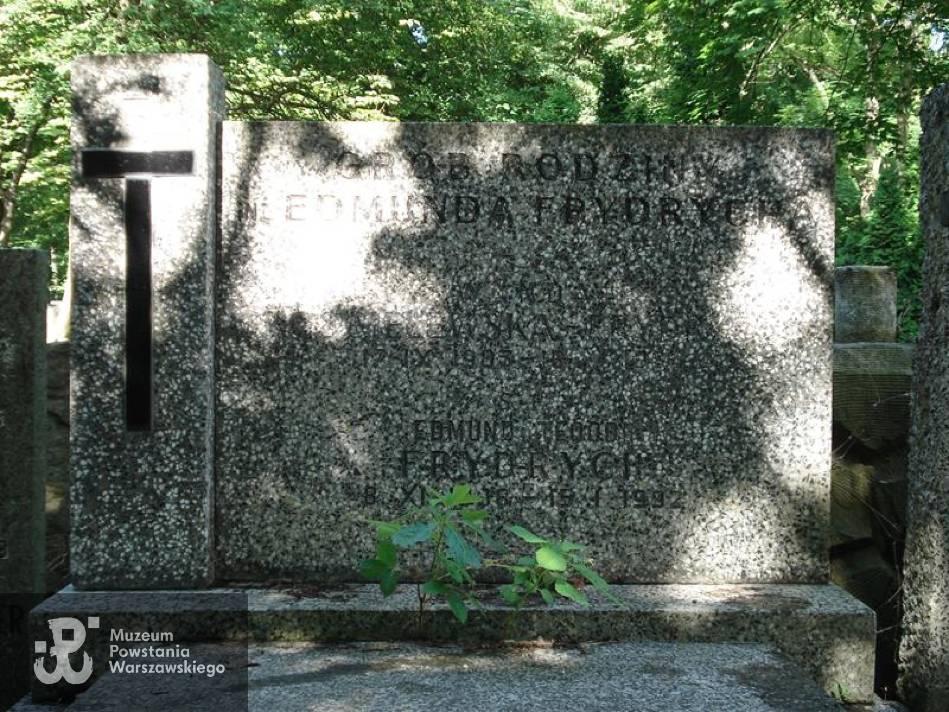 Źródło: https://cmentarze.um.warszawa.pl/pomnik.aspx?pom_id=44996 [dostęp: 04.02.2026].