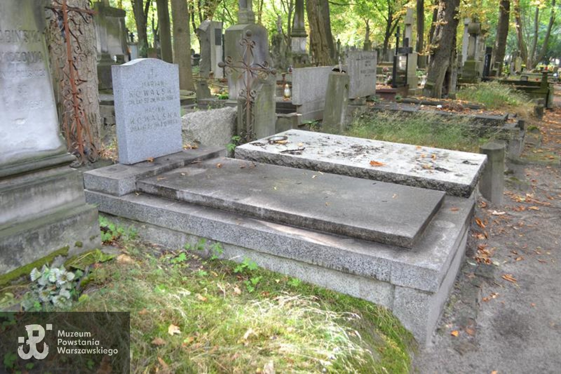 Źródło: https://cmentarze.um.warszawa.pl/pomnik.aspx?pom_id=53550 [dostęp: 12.05.2025].