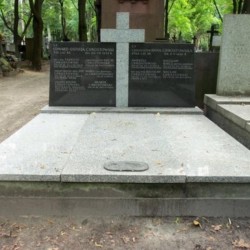 Źródło: https://cmentarze.um.warszawa.pl/pomnik.aspx?pom_id=27559 [dostęp: 04.09.2025].