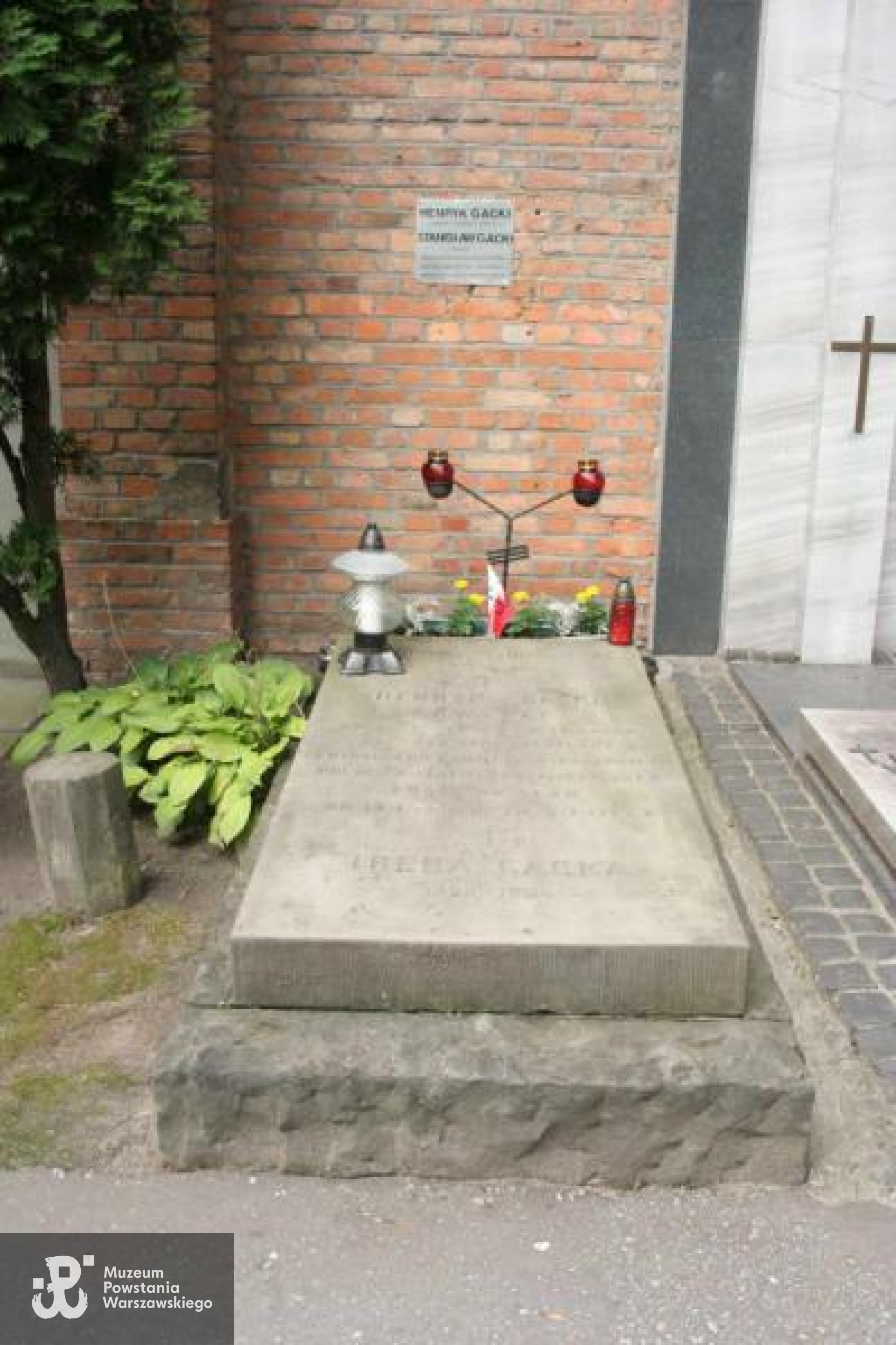 Źródło: https://cmentarze.um.warszawa.pl/pomnik.aspx?pom_id=3792 [dostęp: 4.02.2026].