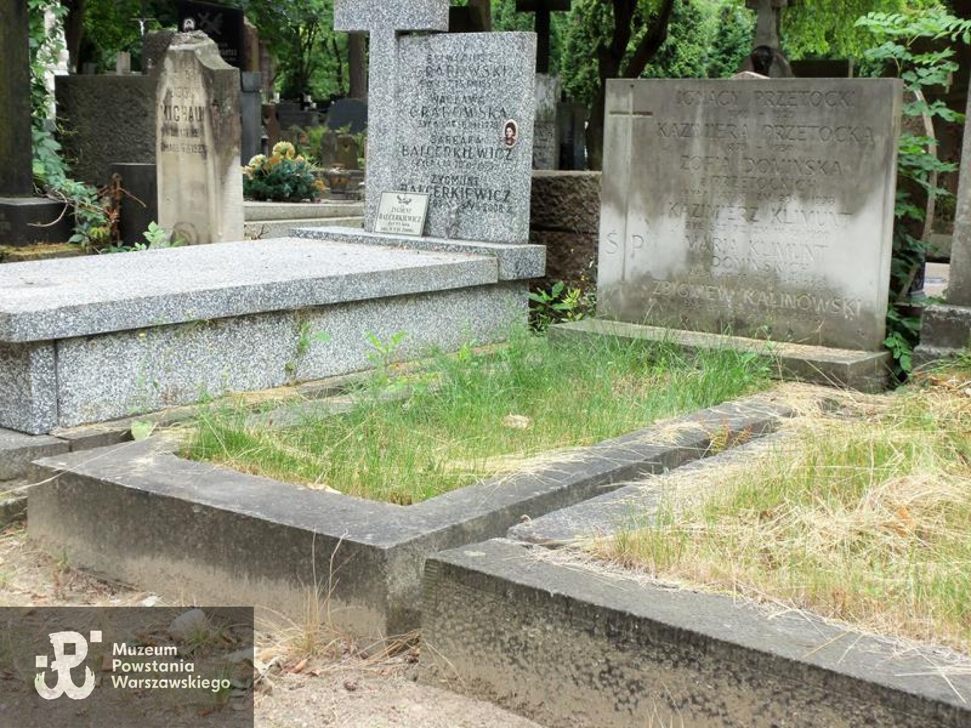 Źródło: https://cmentarze.um.warszawa.pl/pomnik.aspx?pom_id=32220 [dostęp: 12.11.2025].