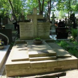 Źródło: https://cmentarze.um.warszawa.pl/pomnik.aspx?pom_id=16031 [dostęp: 03.02.2026].