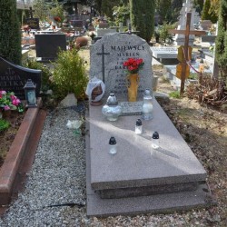 Źródło: http://mogily.pl/swrodzinywroclaw/majewskabarbara_655426 [dostęp: 12.02.2026].