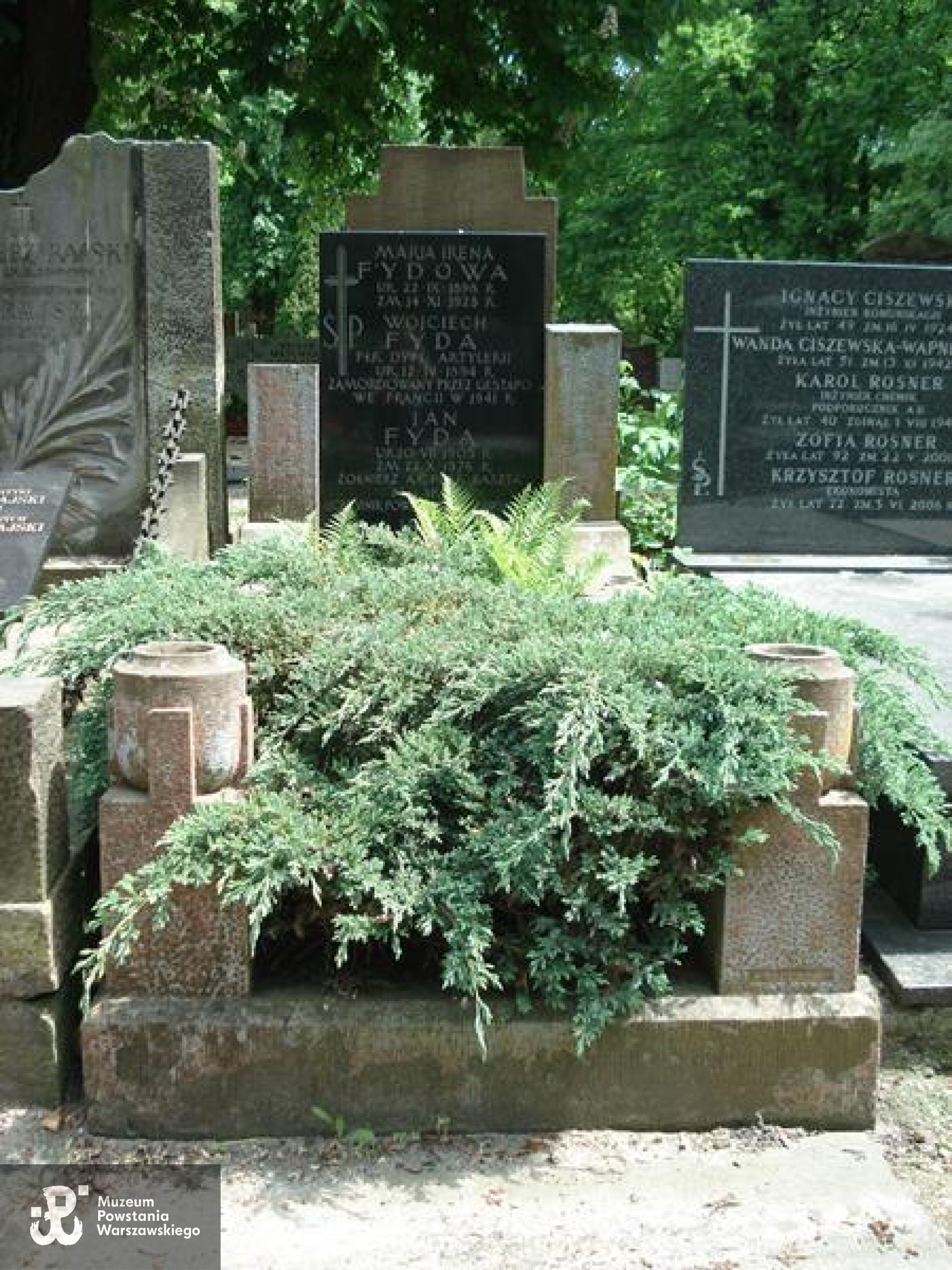 Źródło: https://cmentarze.um.warszawa.pl/pomnik.aspx?pom_id=42416 [dostęp: 05.02.2026].