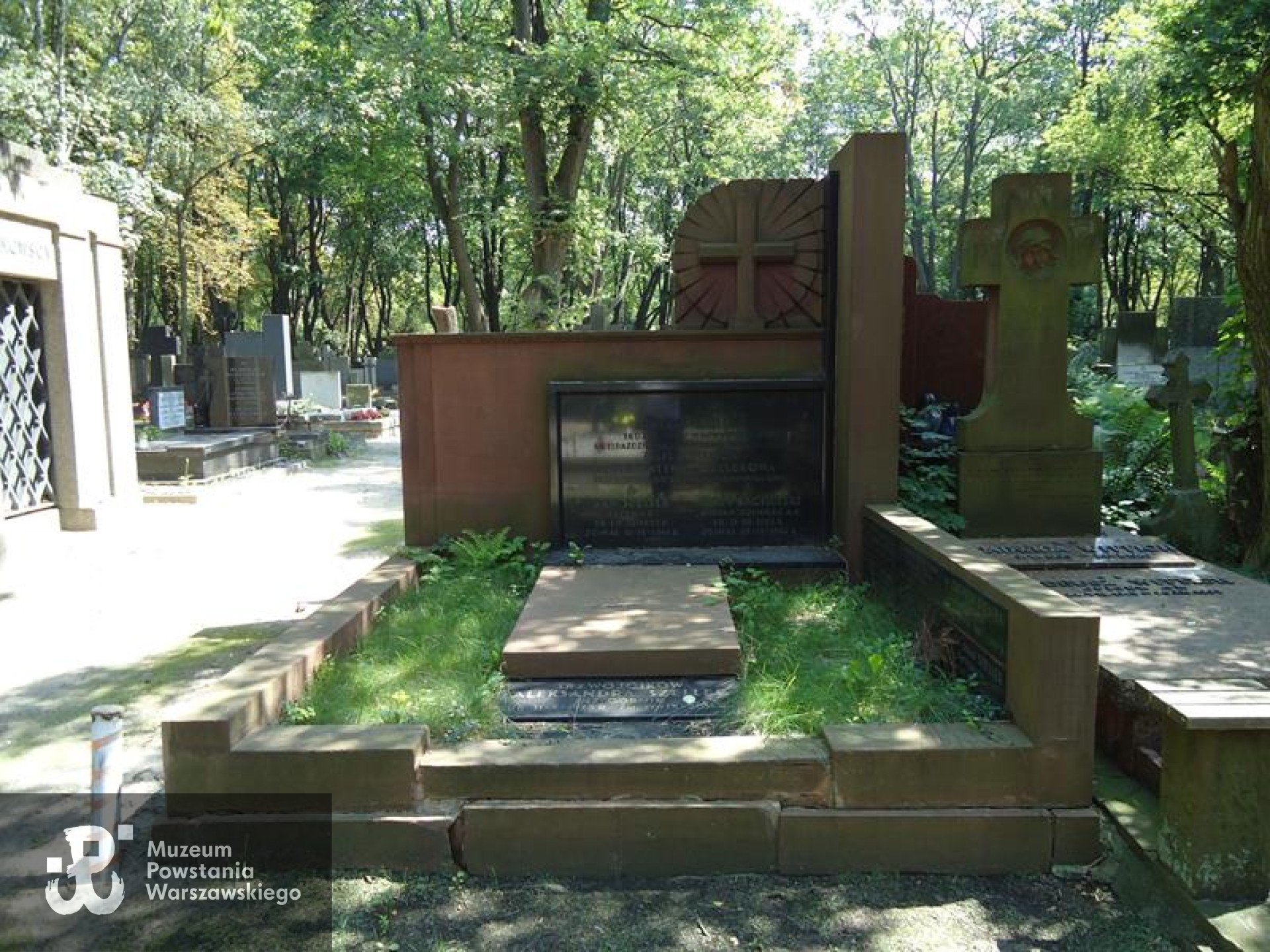 Źródło: https://cmentarze.um.warszawa.pl/pomnik.aspx?pom_id=43291 [dostęp: 28.04.2025].