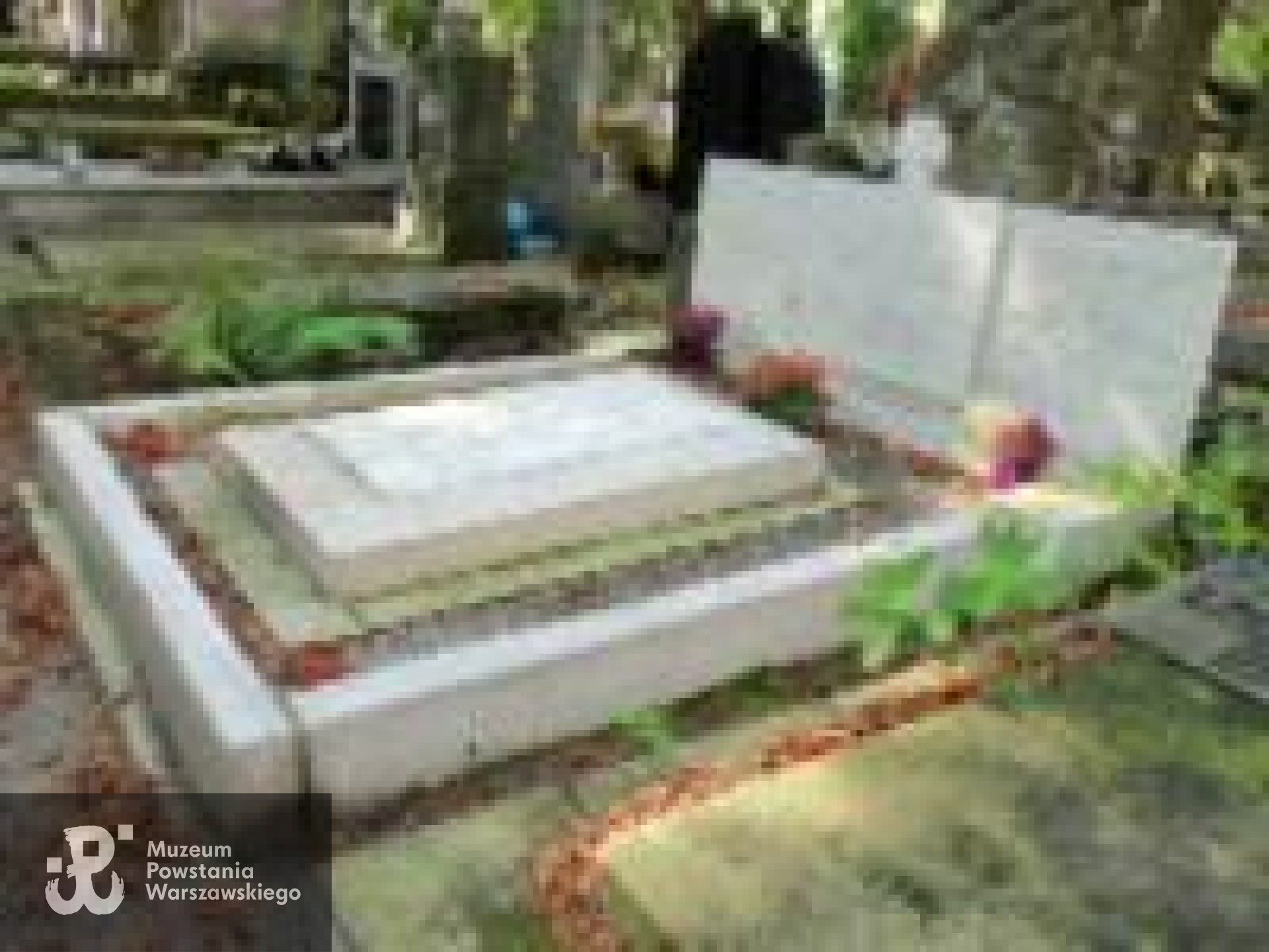 Źródło: https://cmentarze.um.warszawa.pl/pomnik.aspx?pom_id=21704 [dostęp: 10.04.2025].