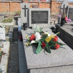 Źródło: https://zyrardow36.grobonet.com/grobonet/start.php?id=detale&idg=26216 [dostęp: 02.09.2025].