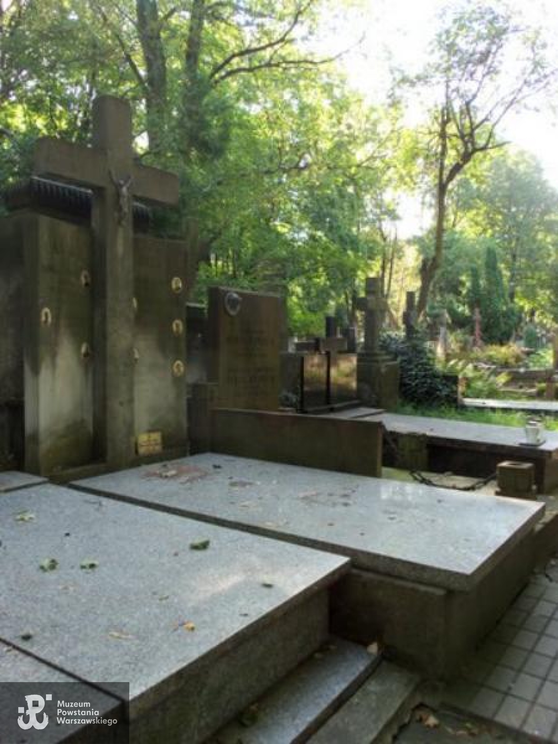 Źródło: https://cmentarze.um.warszawa.pl/pomnik.aspx?pom_id=27787 [dostęp: 25.04.2025].