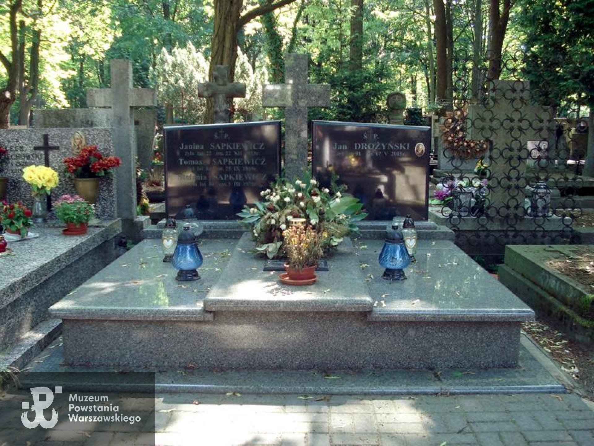 Źródło: https://cmentarze.um.warszawa.pl/pomnik.aspx?pom_id=63796 [dostęp: 20.10.2025].