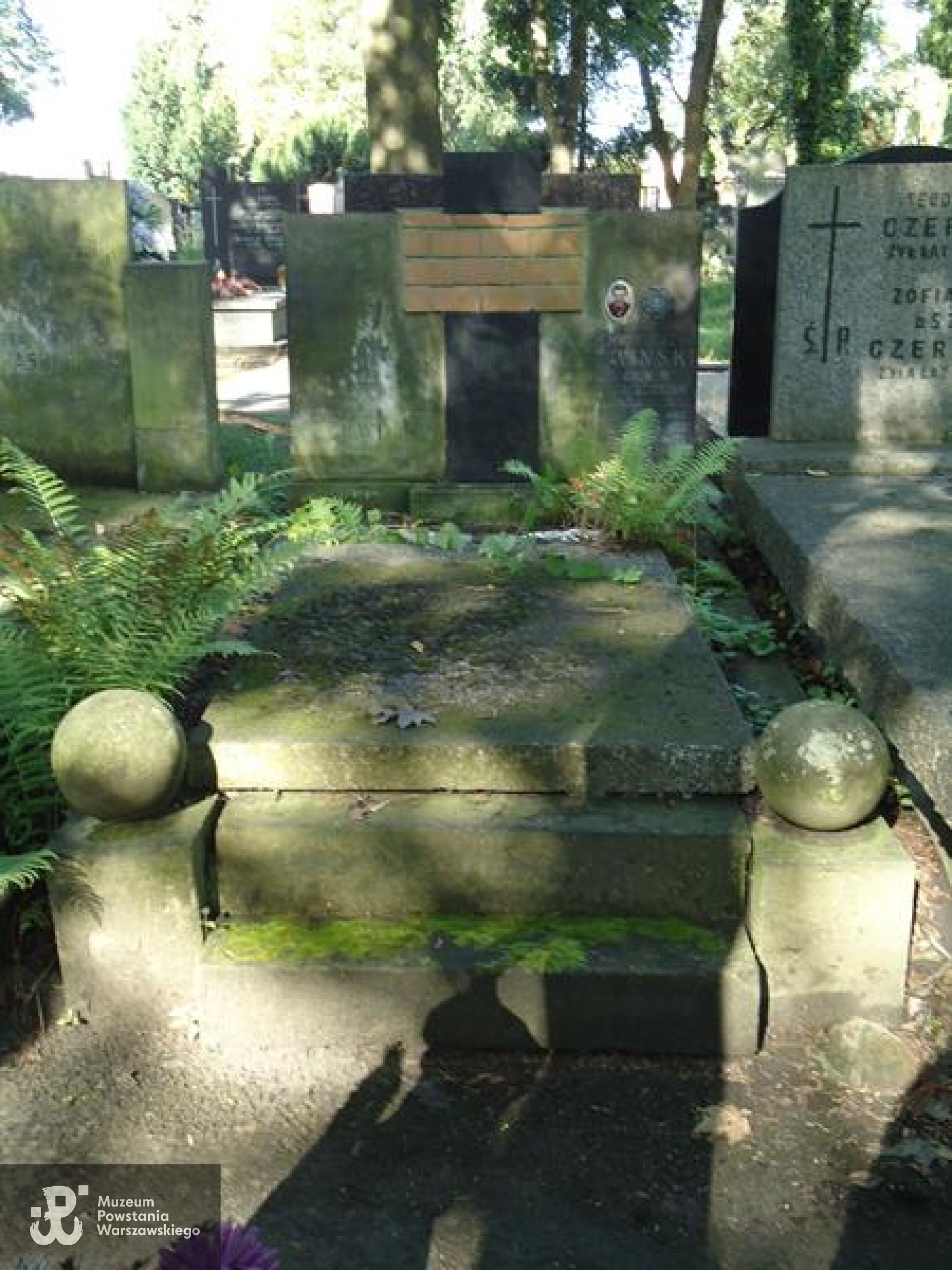 Źródło: https://cmentarze.um.warszawa.pl/pomnik.aspx?pom_id=47879 [dostęp: 23.09.2025].