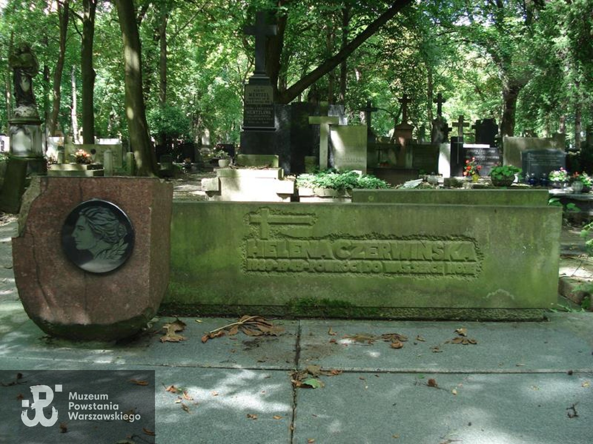 Źródło: https://cmentarze.um.warszawa.pl/pomnik.aspx?pom_id=45493 [dostęp: 14.05.2025].