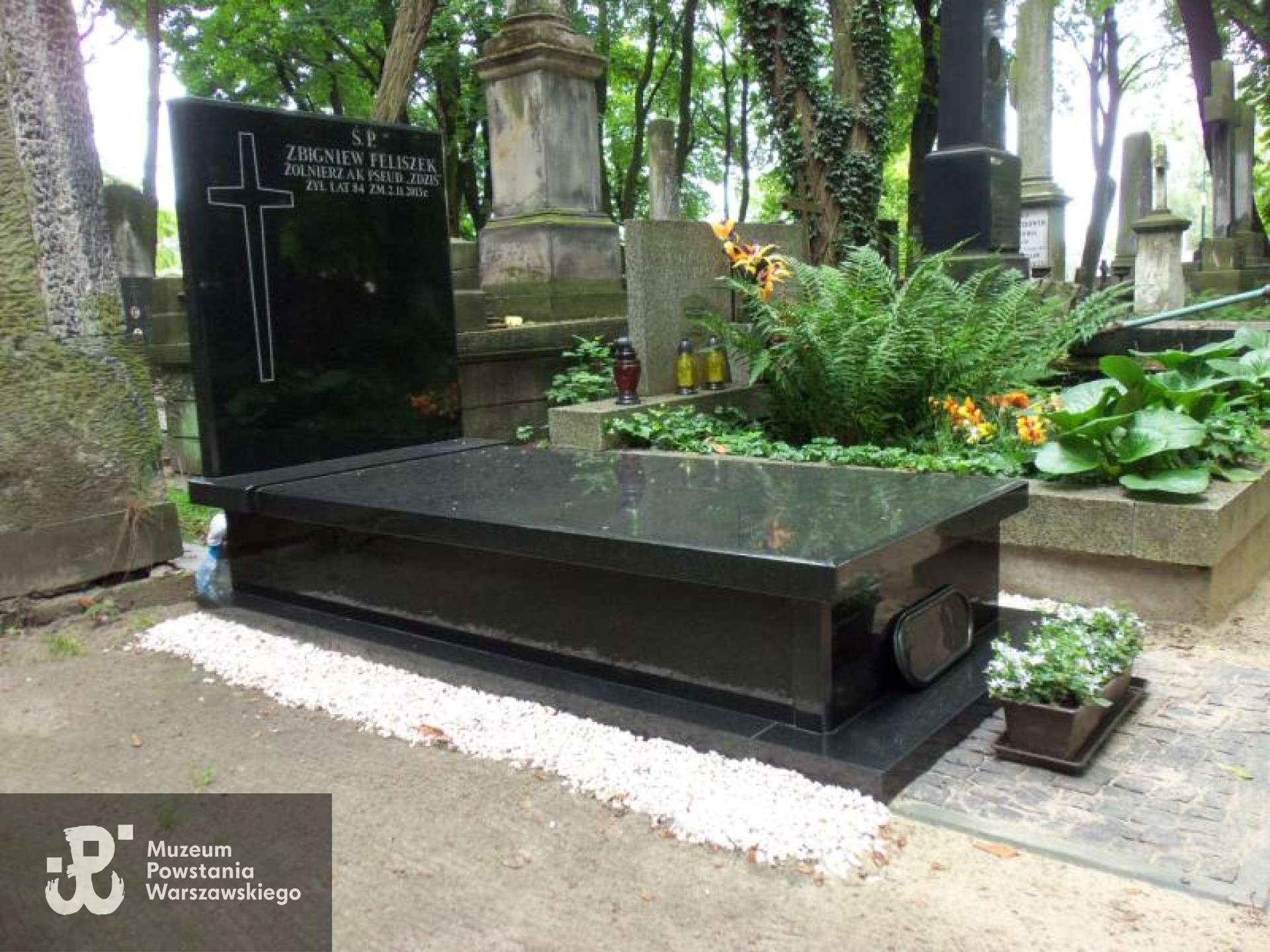 Źródło: https://cmentarze.um.warszawa.pl/pomnik.aspx?pom_id=38513 [dostęp: 27.01.2026].