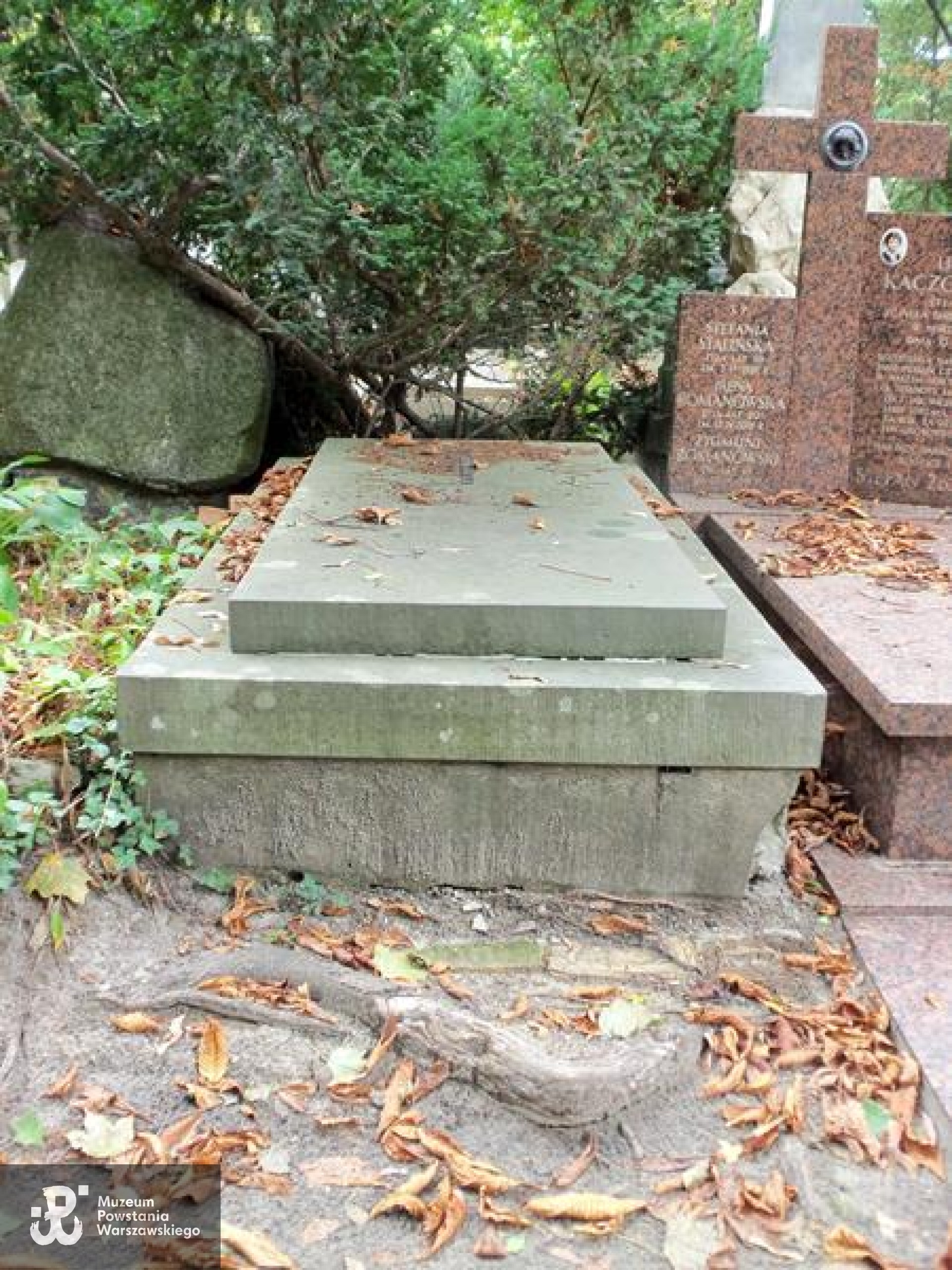 Źródło: https://cmentarze.um.warszawa.pl/pomnik.aspx?pom_id=38305 [dostęp: 01.09.2025].