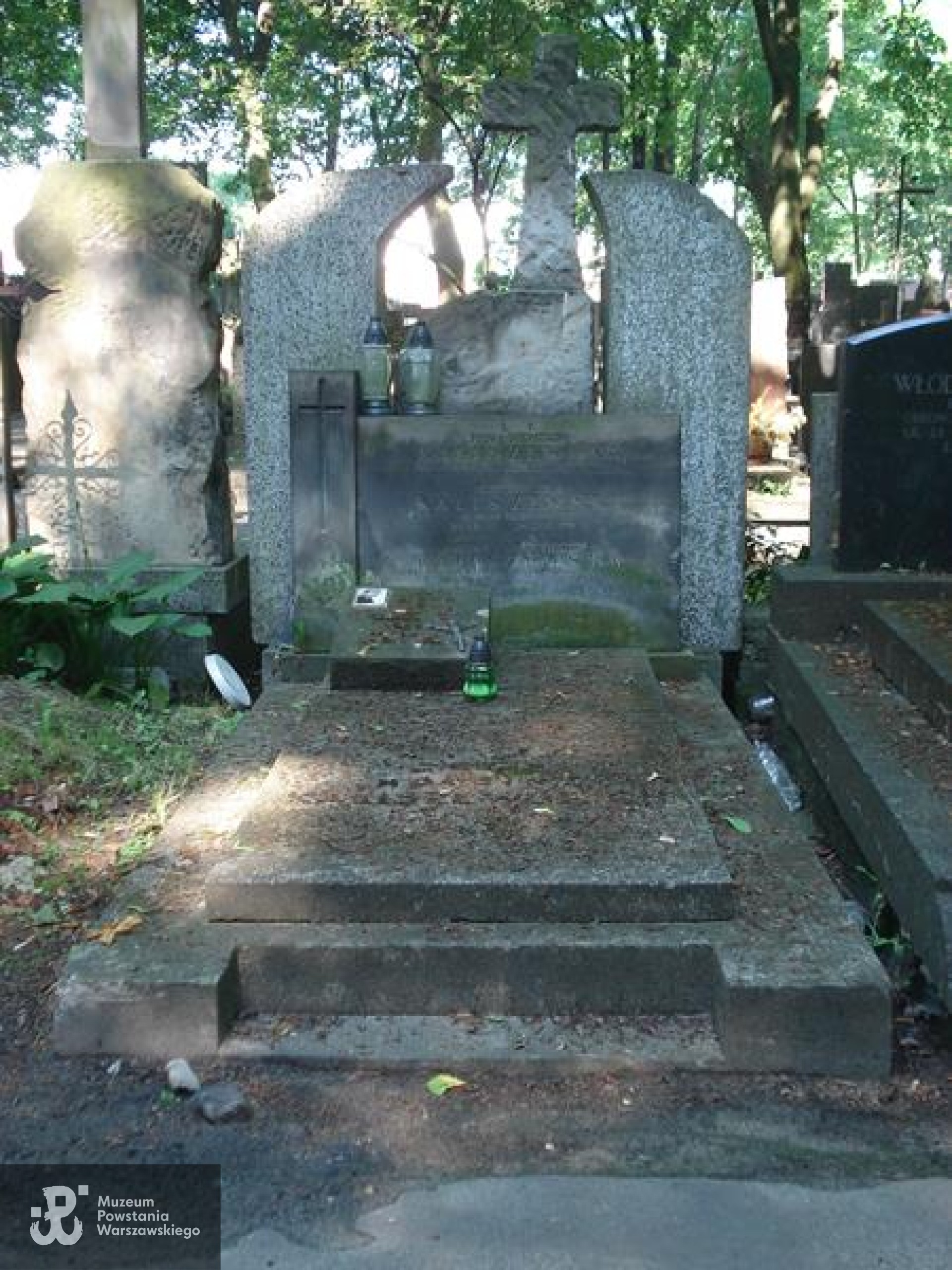 Źródło: https://cmentarze.um.warszawa.pl/pomnik.aspx?pom_id=63667 [dostęp: 30.07.2026].