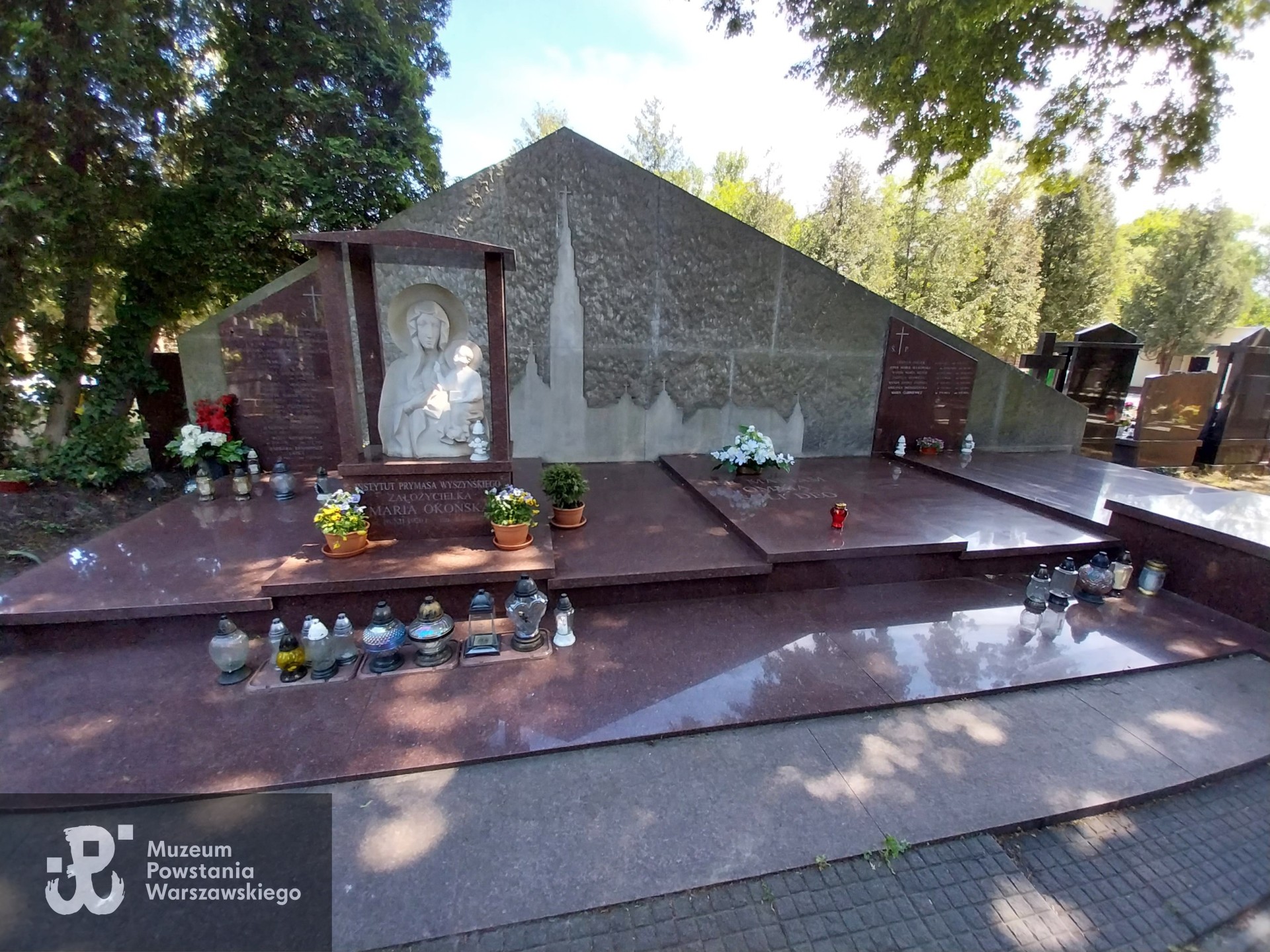 Źródło: VIII Liceum Ogólnokształcące im. Władysława IV w Warszawie.