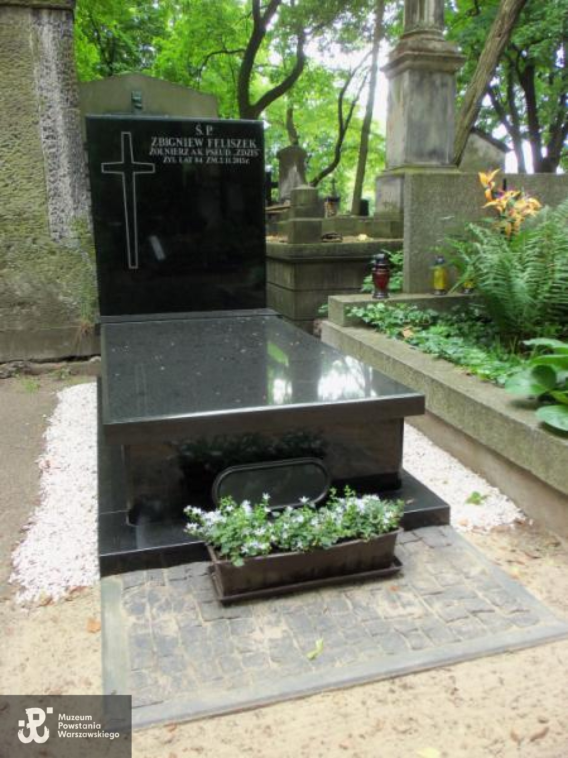 Źródło: https://cmentarze.um.warszawa.pl/pomnik.aspx?pom_id=38513 [dostęp: 27.01.2026].