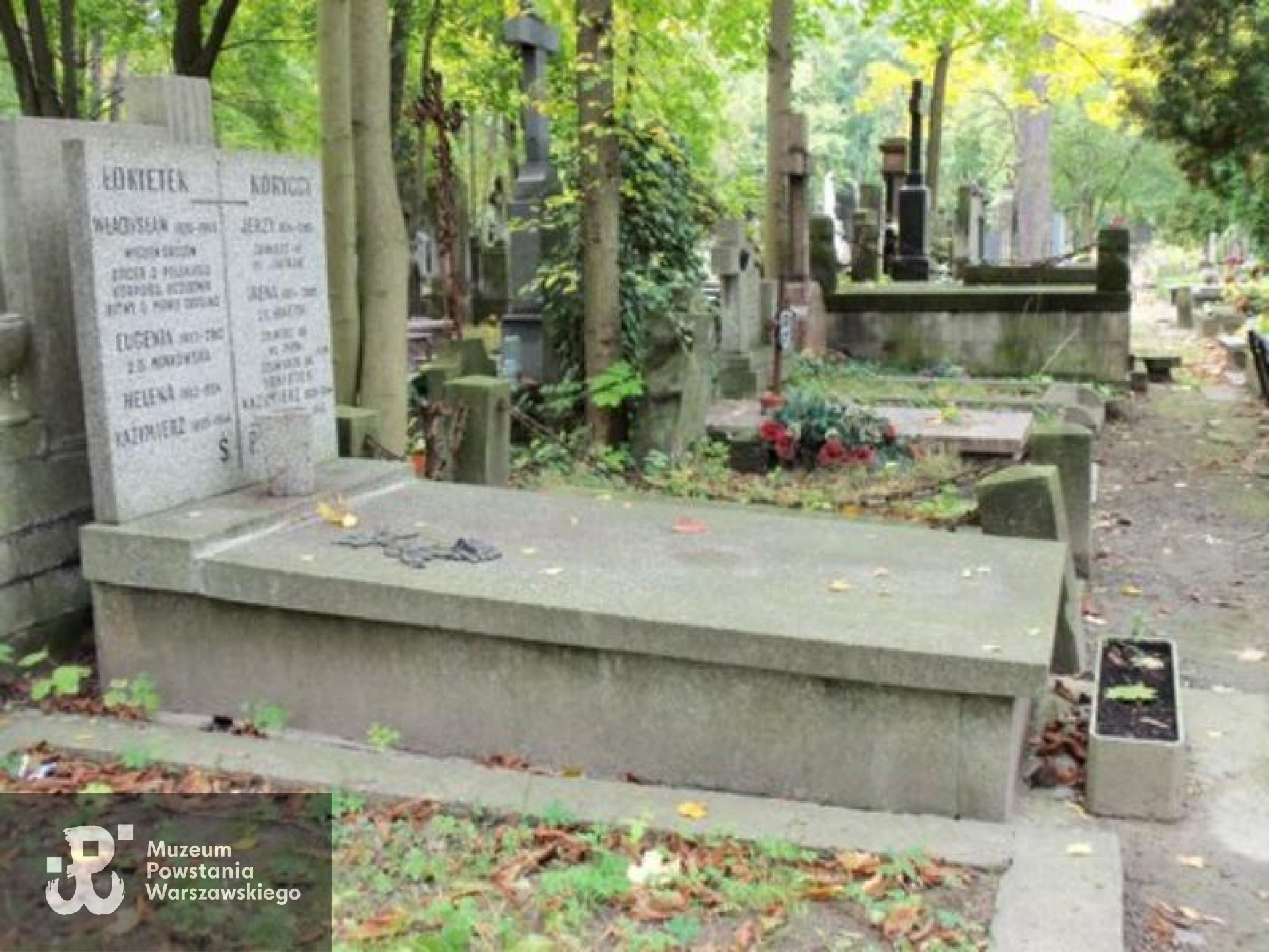 Źródło: https://cmentarze.um.warszawa.pl/pomnik.aspx?pom_id=28444 [dostęp: 9.04.2025].