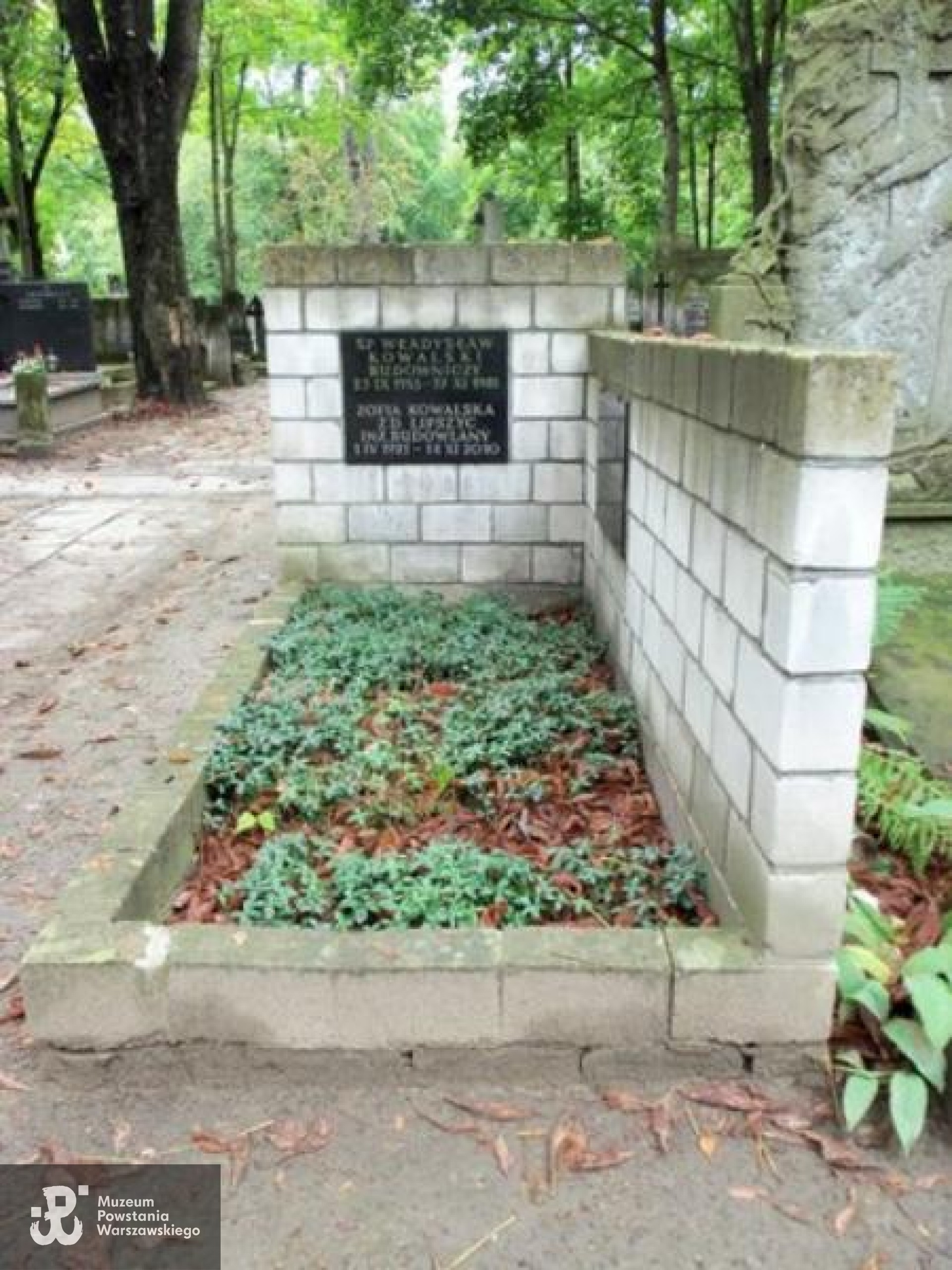Źródło: https://cmentarze.um.warszawa.pl/pomnik.aspx?pom_id=28137 [dostęp: 9.04.2025].