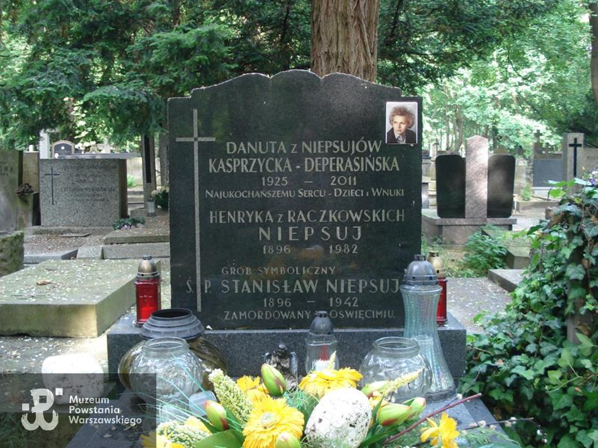 Źródło: https://cmentarze.um.warszawa.pl/pomnik.aspx?pom_id=62238 [dostęp: 9.04.2025].