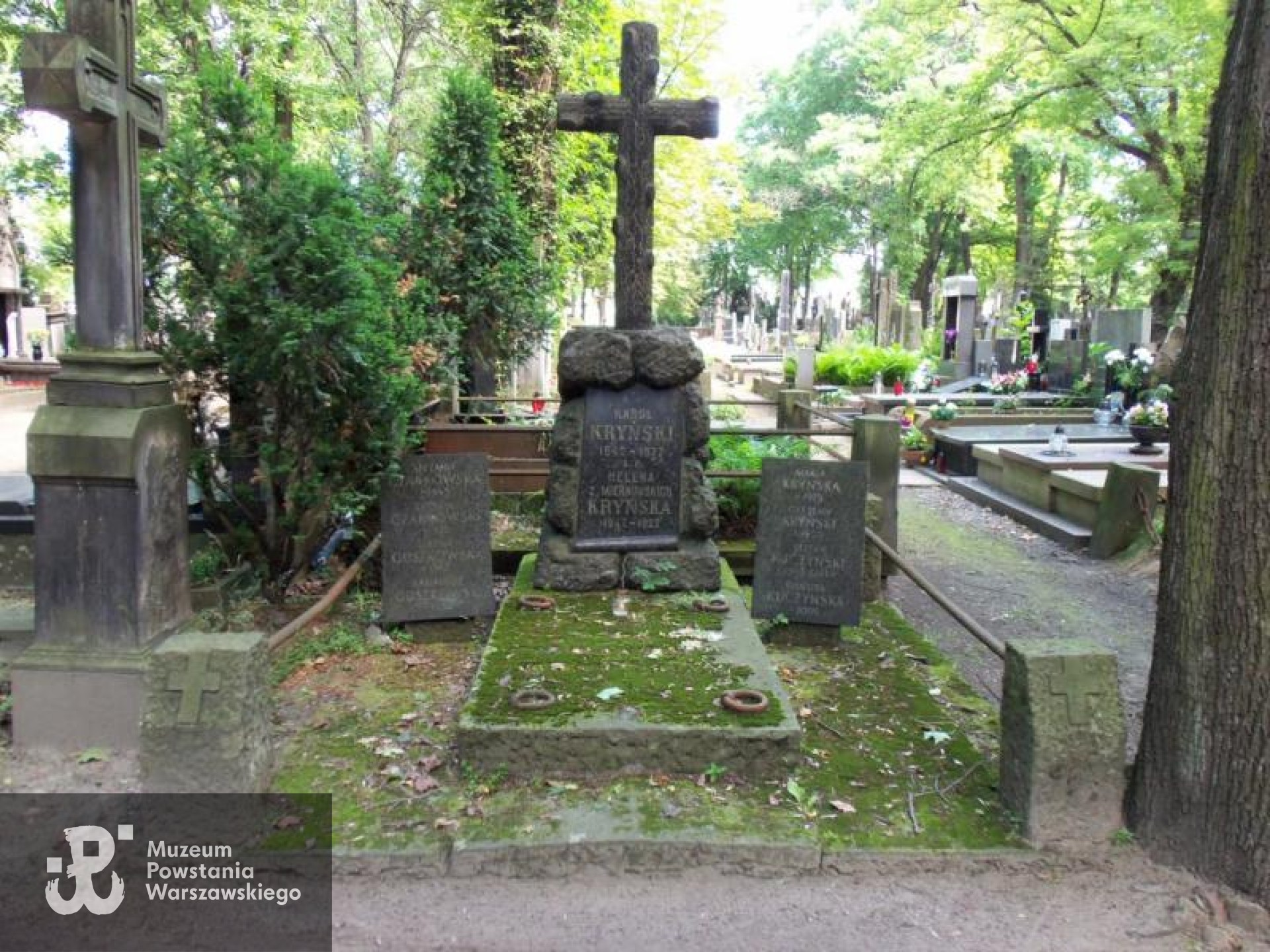 Źródło: https://cmentarze.um.warszawa.pl/pomnik.aspx?pom_id=17245 [dostęp: 23.04.2025].