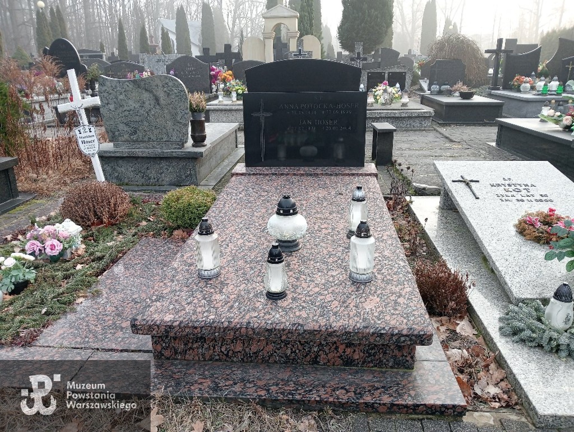 Źródło: https://komorow.grobonet.com/grobonet/start.php?id=detale&idg=709 [dostęp: 31.05.2026].