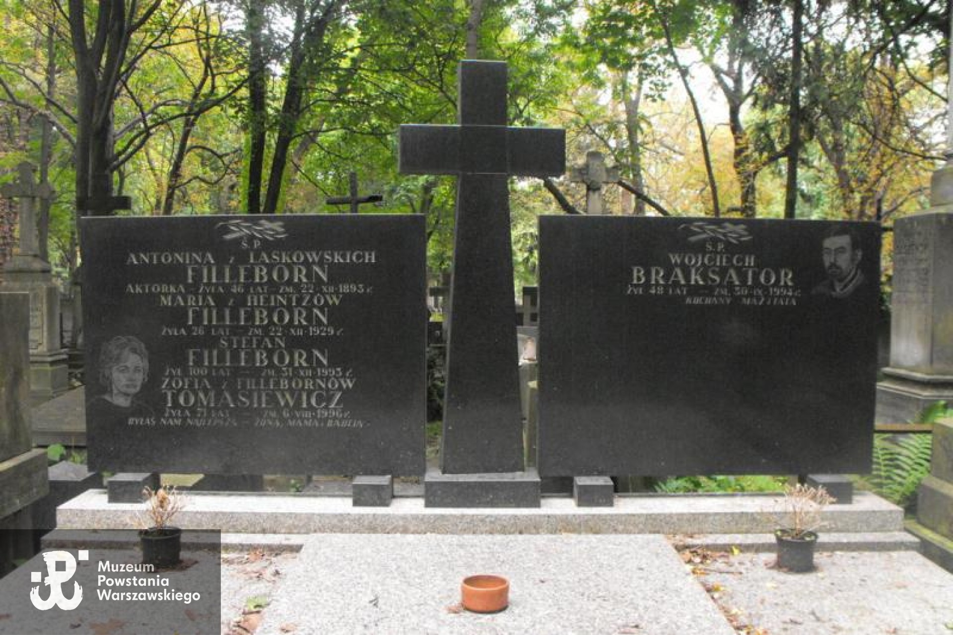 Źródło: https://cmentarze.um.warszawa.pl/pomnik.aspx?pom_id=23766 [dostęp: 29.01.2026].