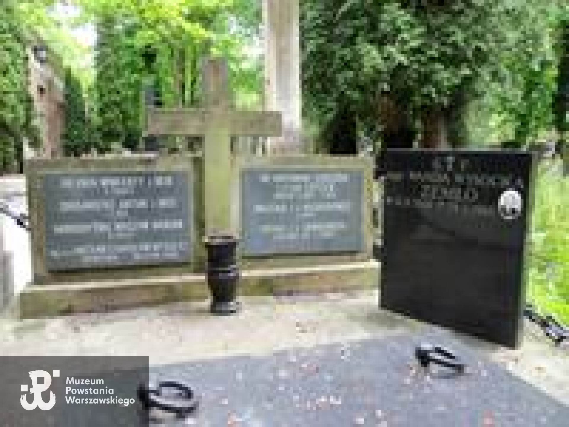 Źródło: https://cmentarze.um.warszawa.pl/pomnik.aspx?pom_id=4432 [dostęp: 10.04.2025].