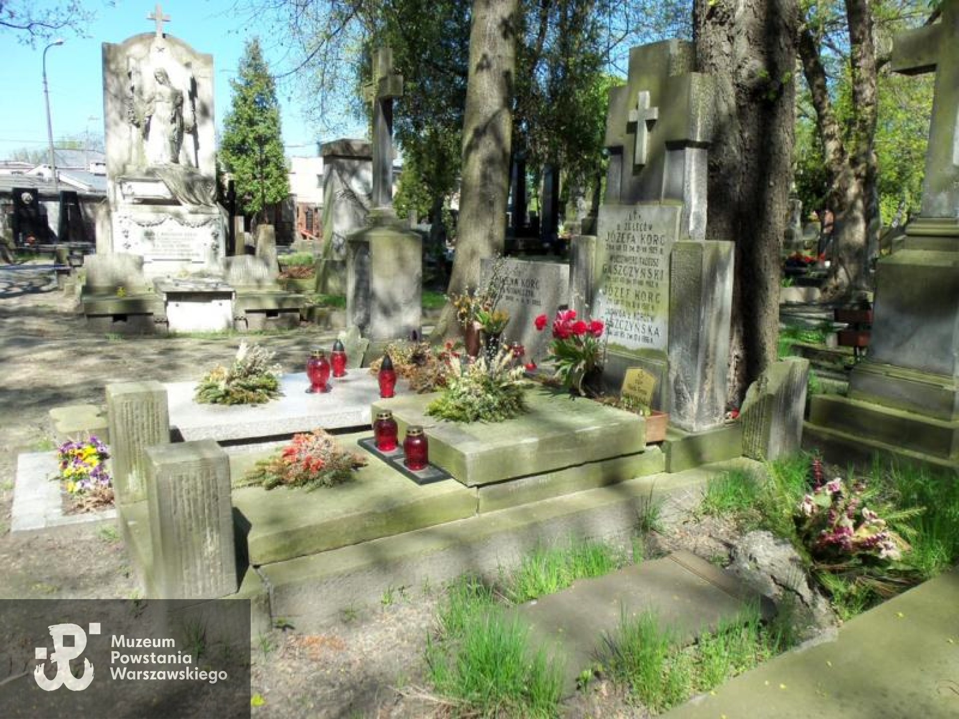 Źródła: https://cmentarze.um.warszawa.pl/pomnik.aspx?pom_id=15908 [dostęp: 9.04.2025].