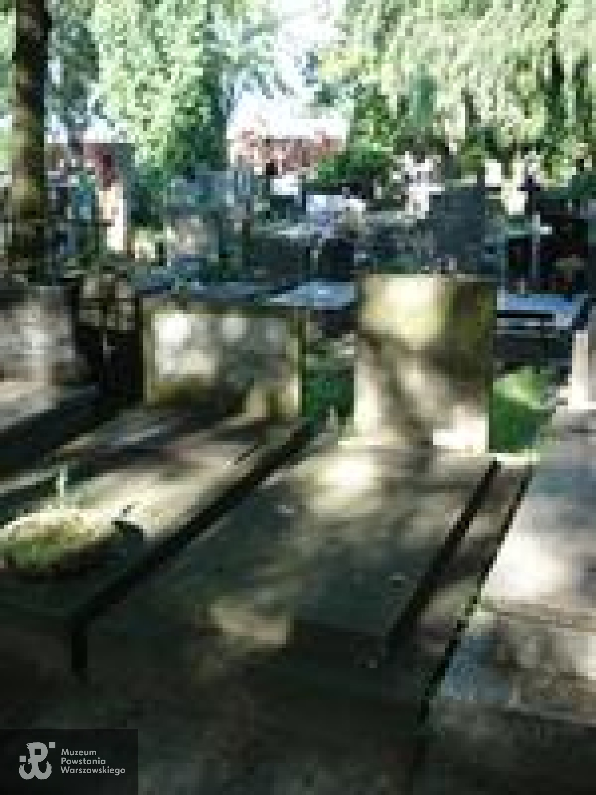 Źródło: https://cmentarze.um.warszawa.pl/pomnik.aspx?pom_id=44519 [dostęp: 10.04.2025].