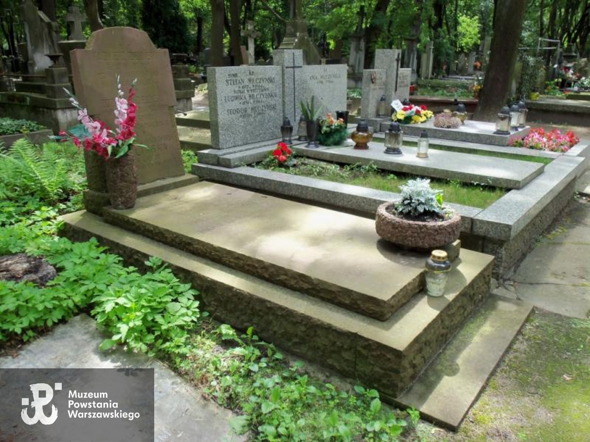 Źródło: https://cmentarze.um.warszawa.pl/pomnik.aspx?pom_id=19934 [dostęp: 02.06.2025].