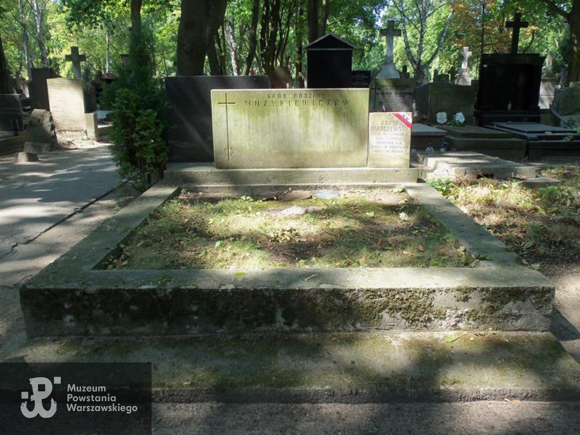 Źródło: https://cmentarze.um.warszawa.pl/pomnik.aspx?pom_id=35406 [dostęp: 10.04.2025].