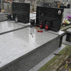 Źródło: https://zyrardow36.grobonet.com/grobonet/start.php?id=detale&idg=14405 [dostęp: 23.05.2026].