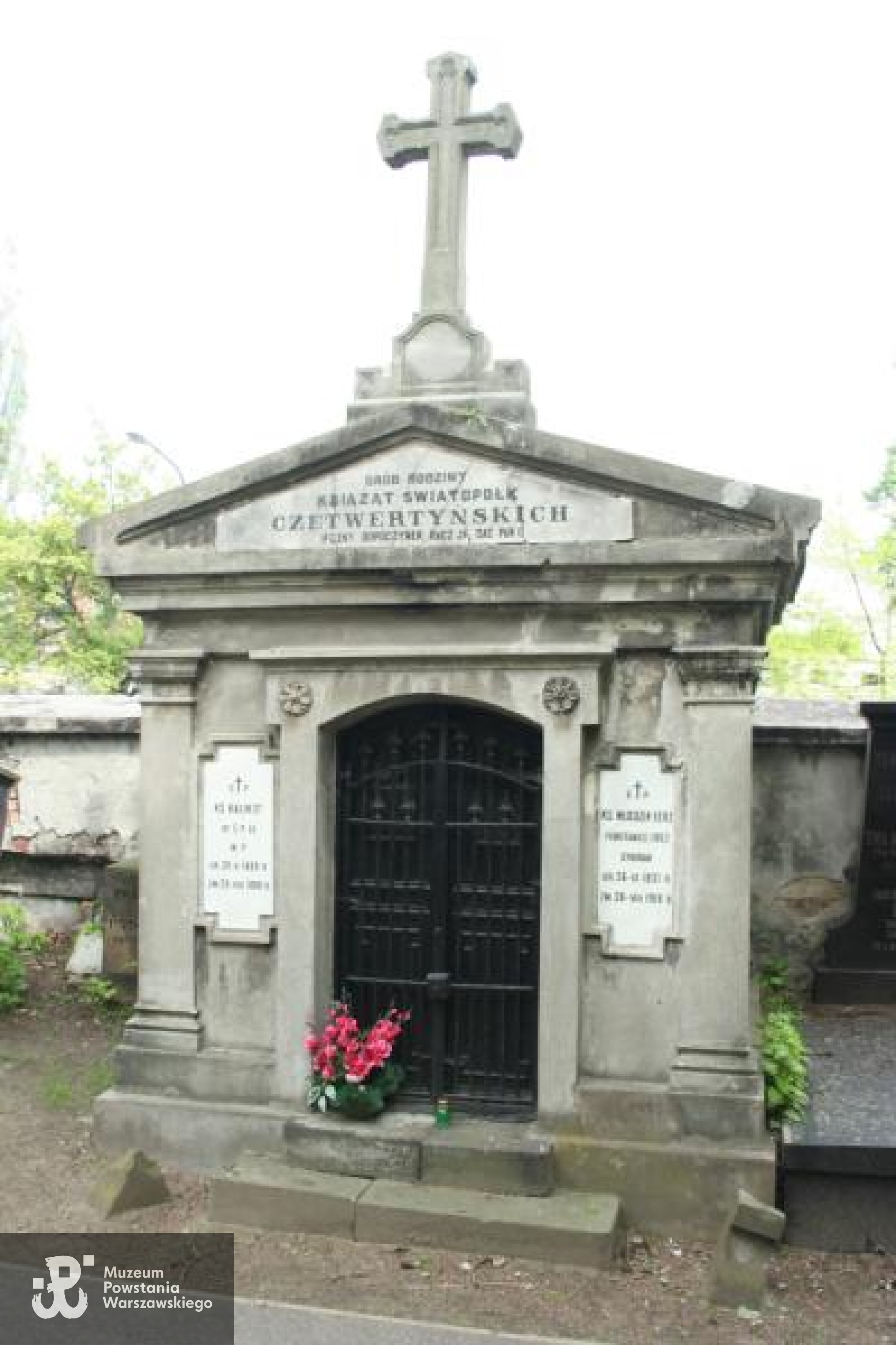 Źródło: https://cmentarze.um.warszawa.pl/pomnik.aspx?pom_id=3087 [dostęp: 23.09.2025].