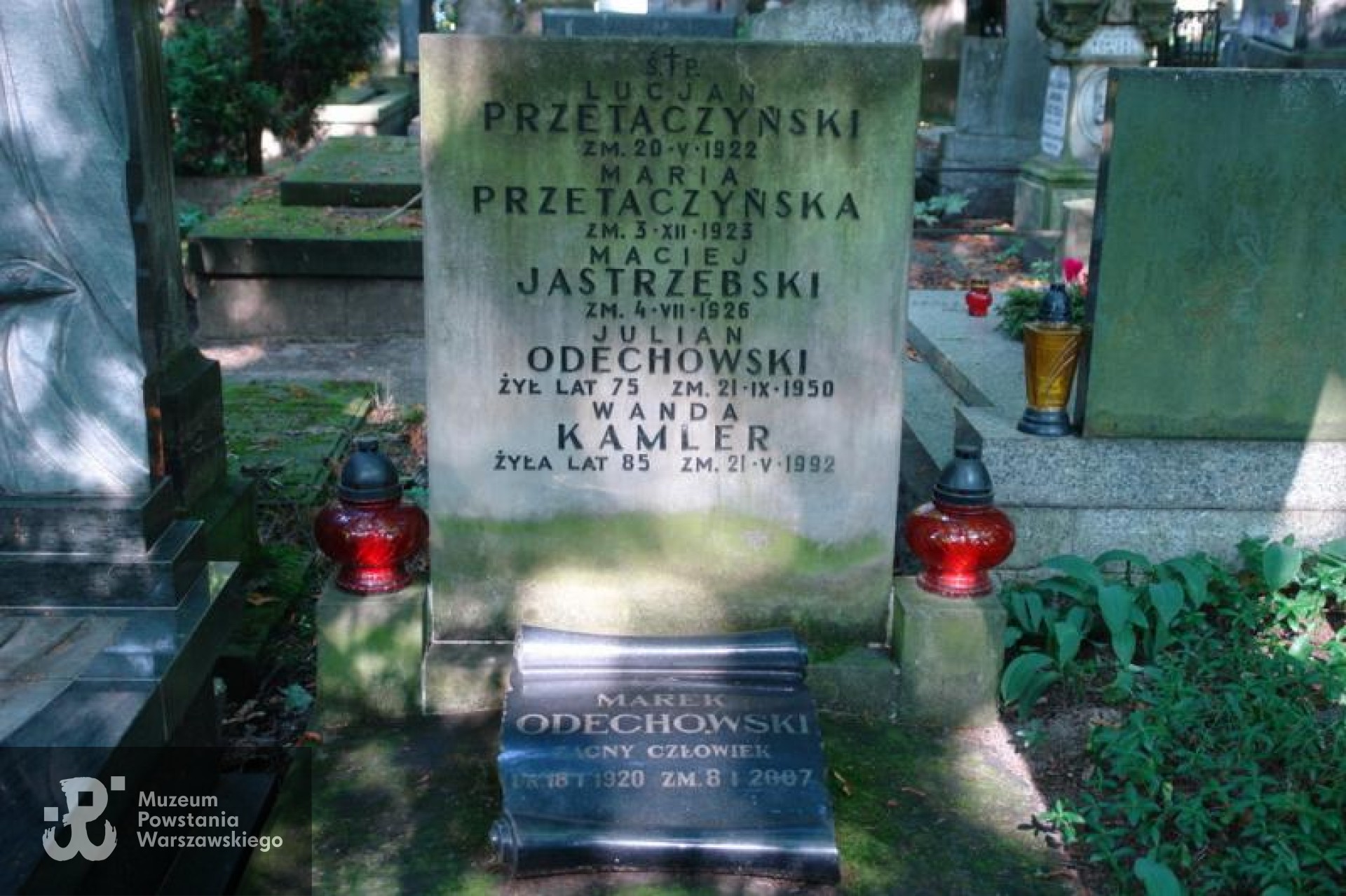 Źródło: https://cmentarze.um.warszawa.pl/pomnik.aspx?pom_id=30483 [dostęp: 23.04.2025].