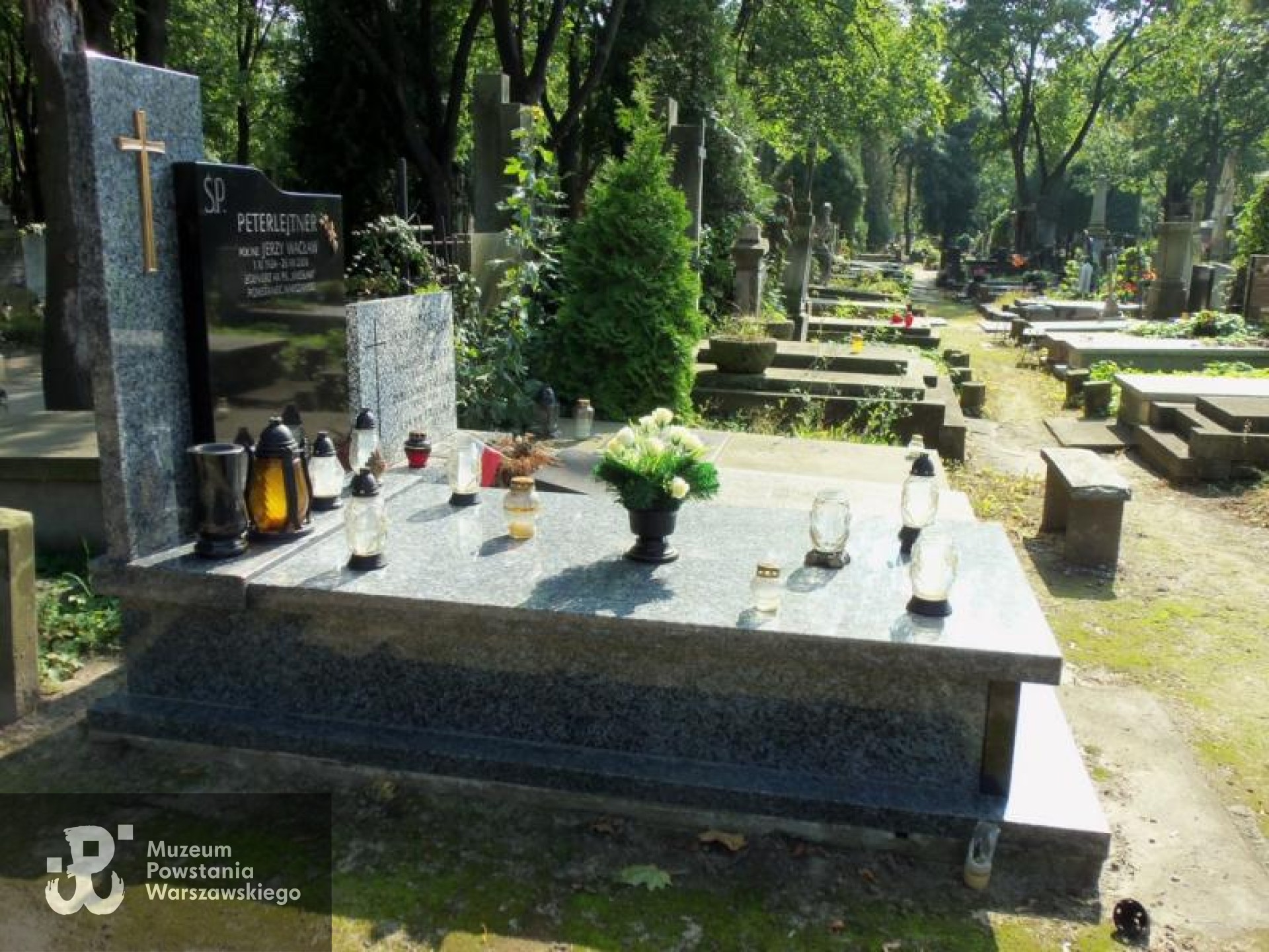 Źródło: https://cmentarze.um.warszawa.pl/pomnik.aspx?pom_id=22715 [dostęp: 9.04.2025].