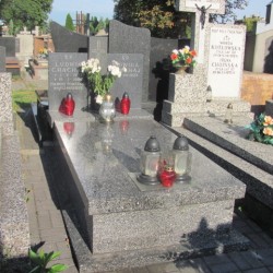 Źródło: https://warszawawlochy.grobonet.com/grobonet/start.php?id=detale&idg=12265 [dostęp: 26.06.2025].