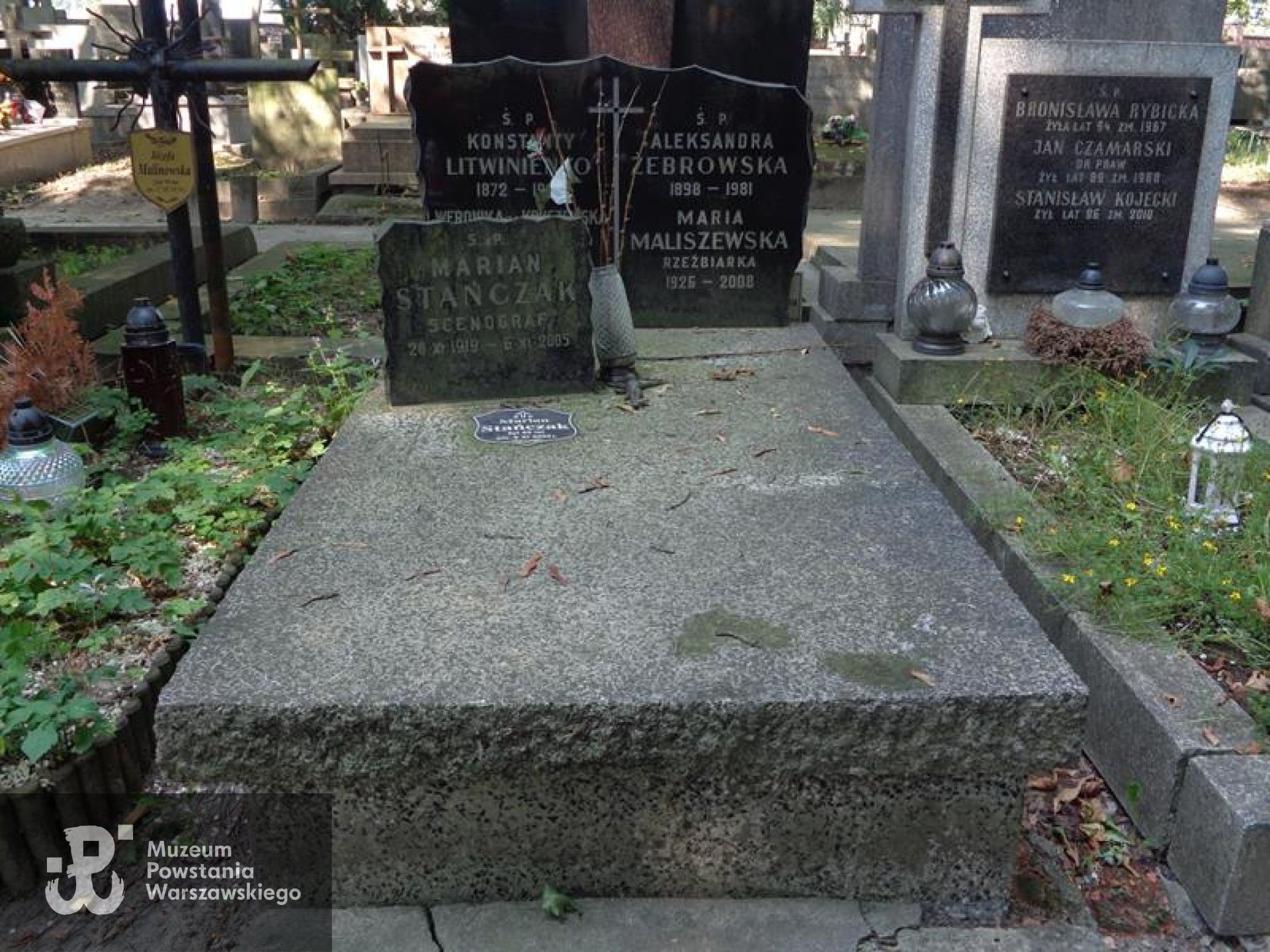 Źródło: https://cmentarze.um.warszawa.pl/pomnik.aspx?pom_id=66465 [dostęp: 23.04.2025].