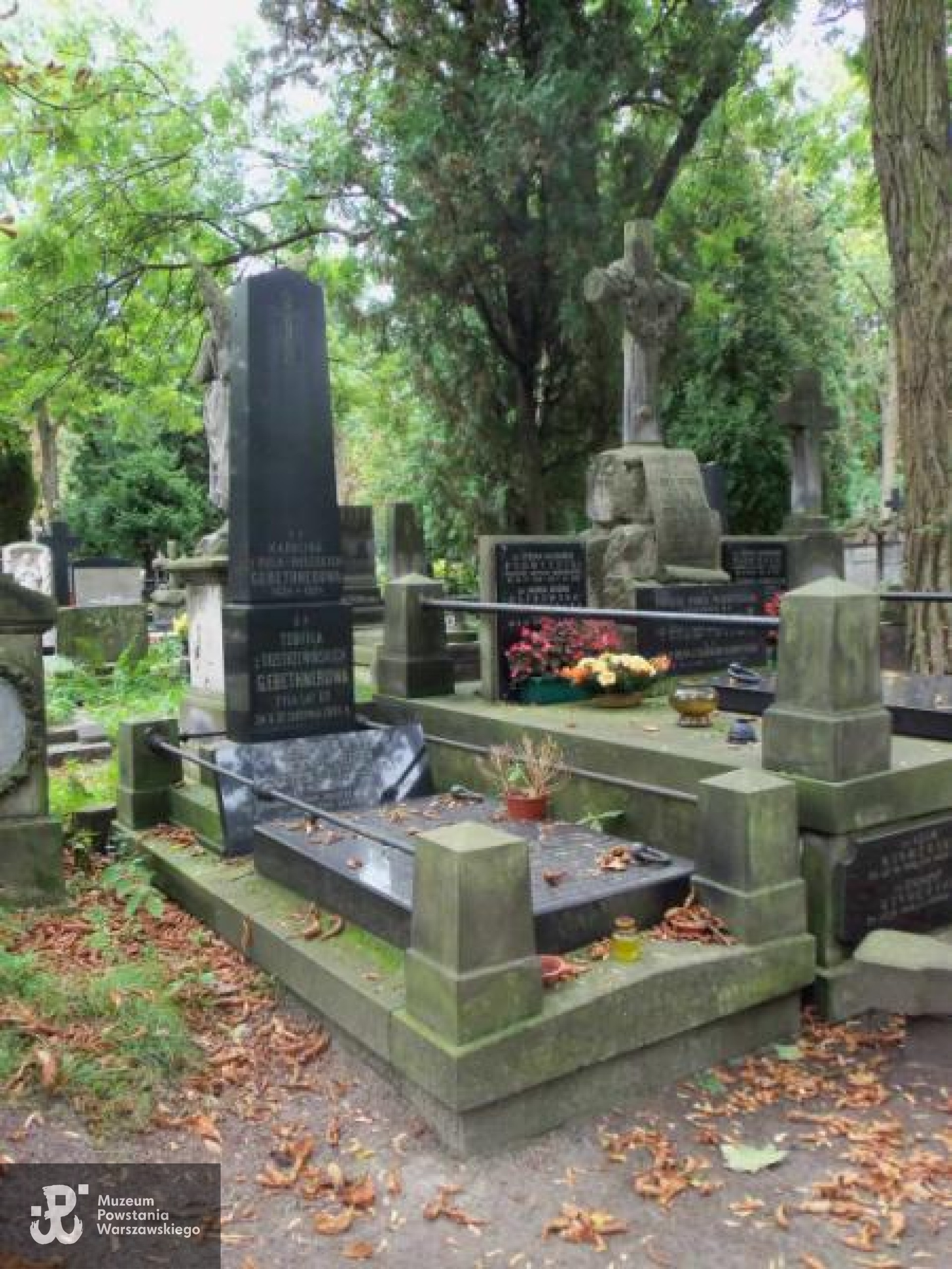 Źródło: https://cmentarze.um.warszawa.pl/pomnik.aspx?pom_id=14262 [dostęp: 26.05.2025].